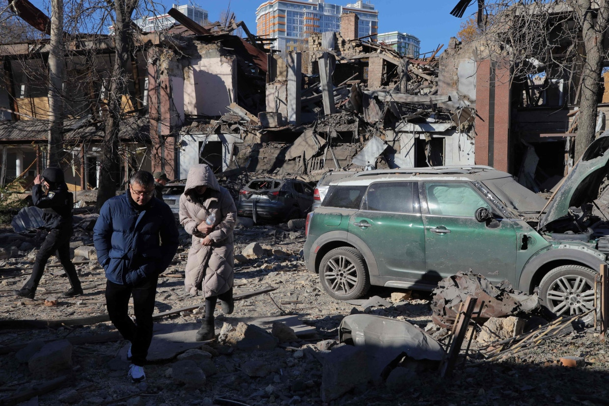 Krieg gegen die Bevölkerung: Eine Straße in der ukrainischen Stadt Odessa nach einem russischen Bombenangriff.