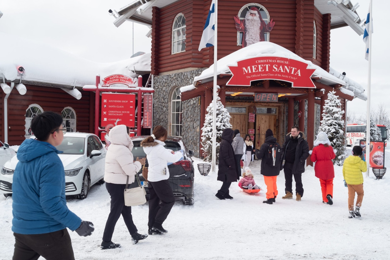 Insider-Tipp: Wenn beim Weihnachtsmann selbst zu viel los ist, kann man im „Santa Claus Village“ auch seine Frau besuchen.