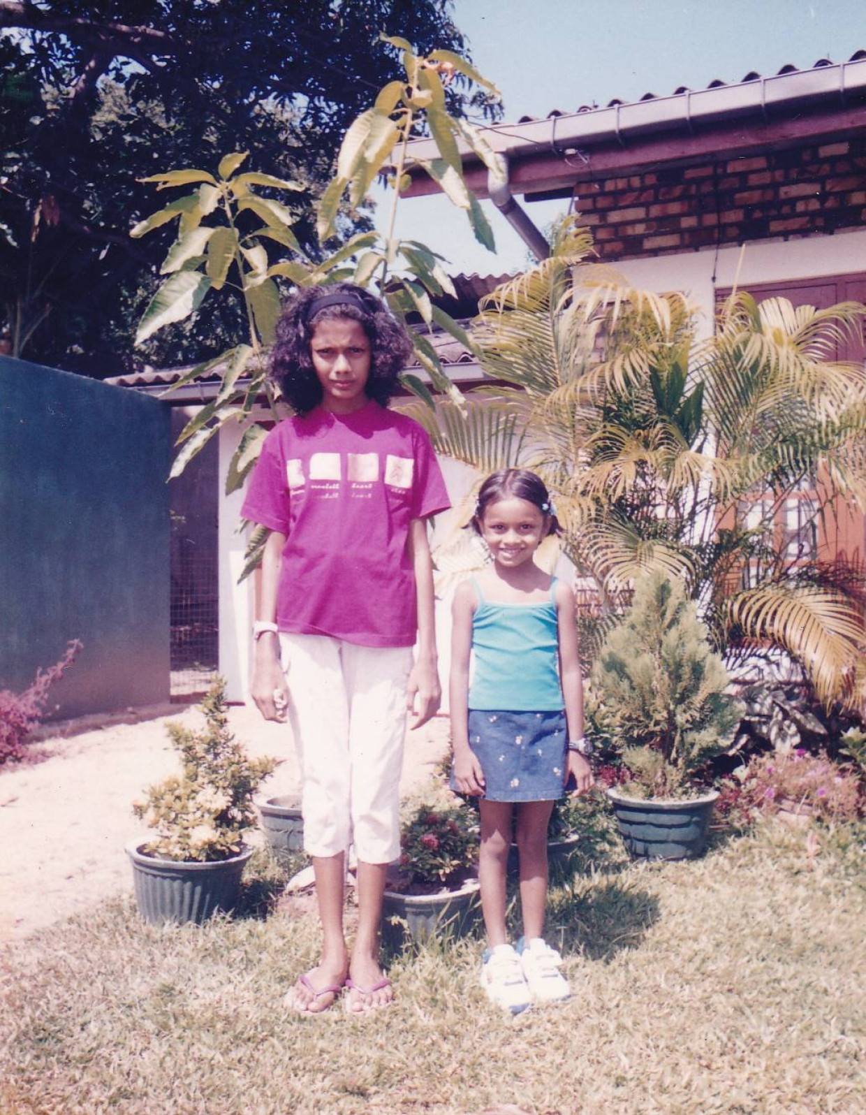 Schmerzhafte Erinnerungen: Naduni Wanniarachchi und ihre Schwester Hiruni als Kinder in Colombo