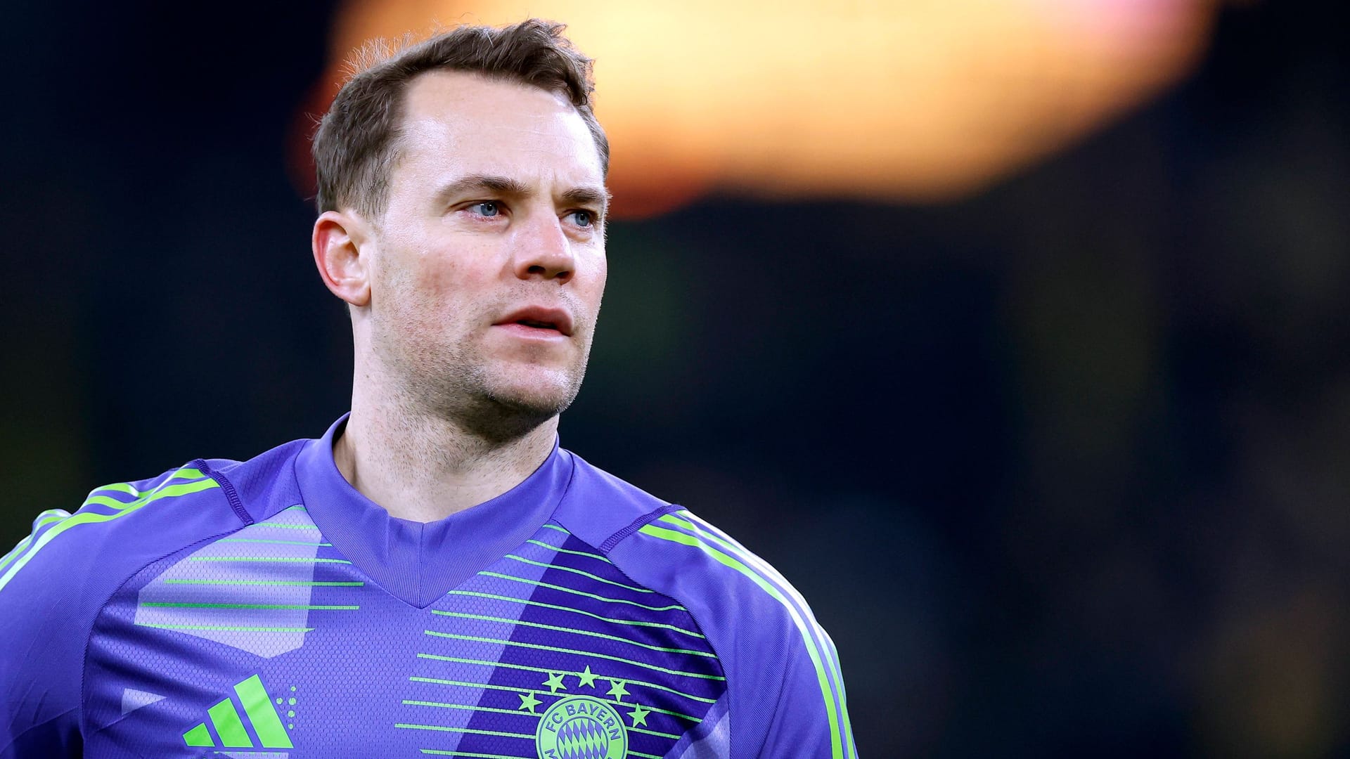 Manuel Neuer: Der Bayern-Torwart löst bei einigen Fans Verwunderung aus.