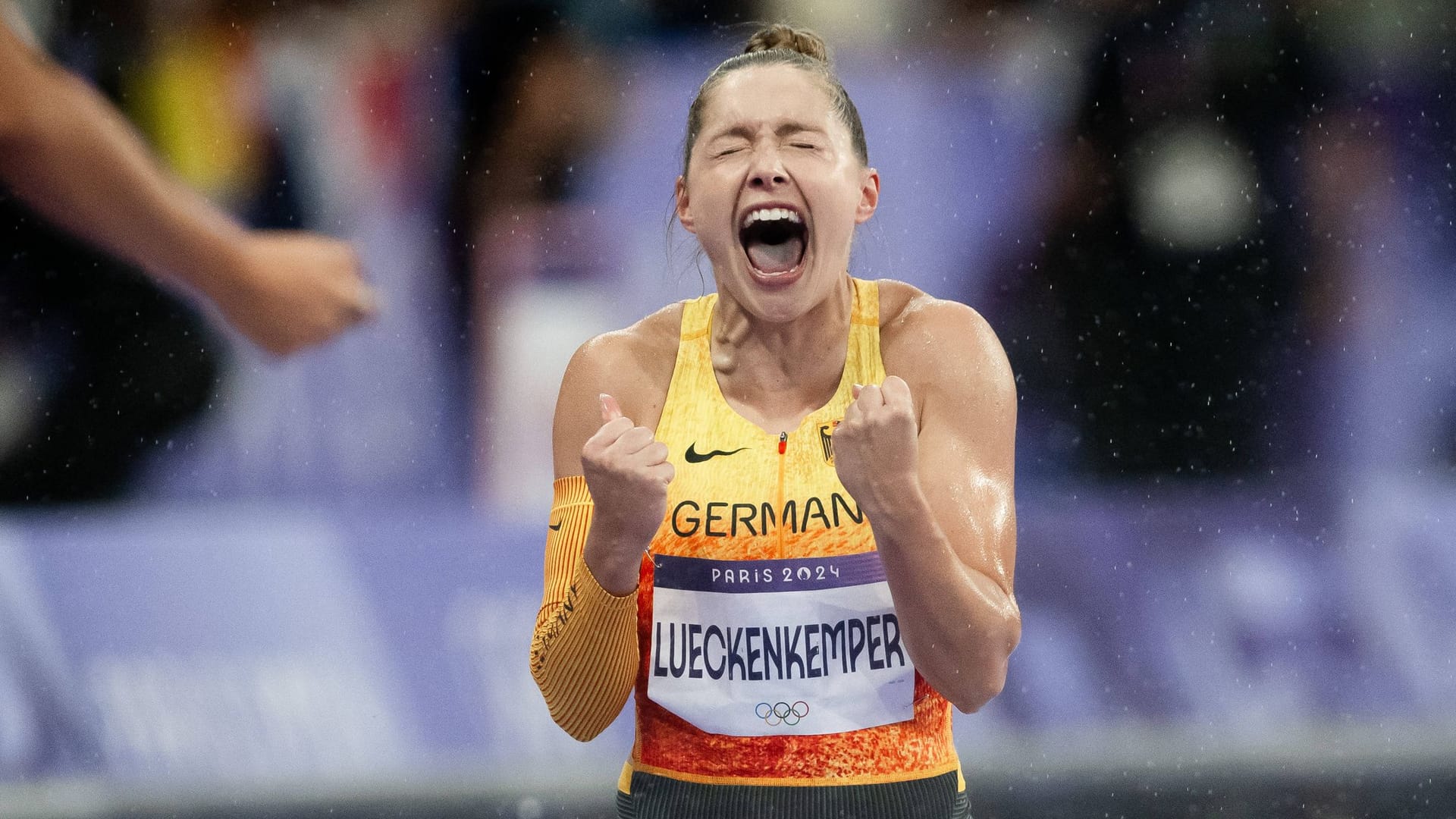 Gina Lückenkemper: Sie schrie nach dem Erfolg mit der 4x100 Meter-Staffel und dem Bronzegewinn.