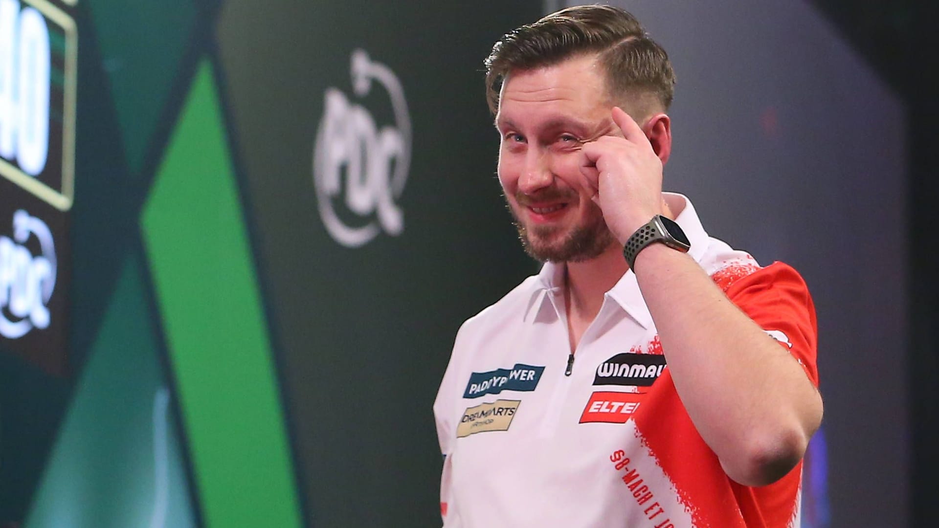 Florian Hempel: Der "Kölsche Jung" ist noch im Rennen bei der Darts-WM.