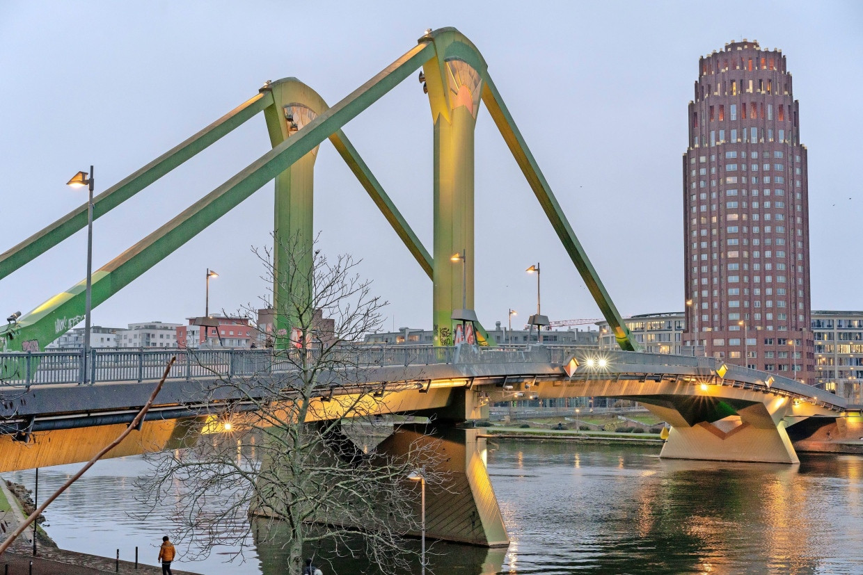 Exponierte Position: Lindner Hotel in Frankfurt am Main