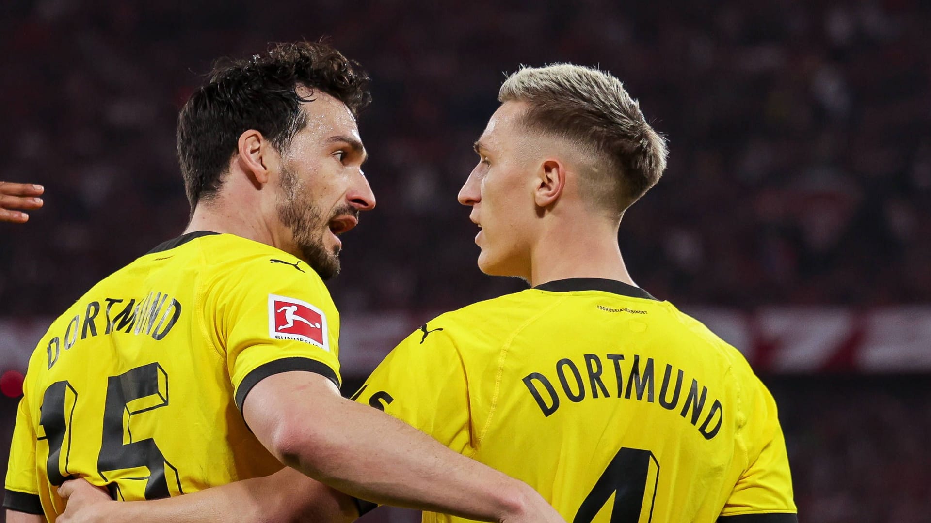 Mats Hummels (l.) und Nico Schlotterbeck: Sie waren vergangene Saison noch Teamkollegen.