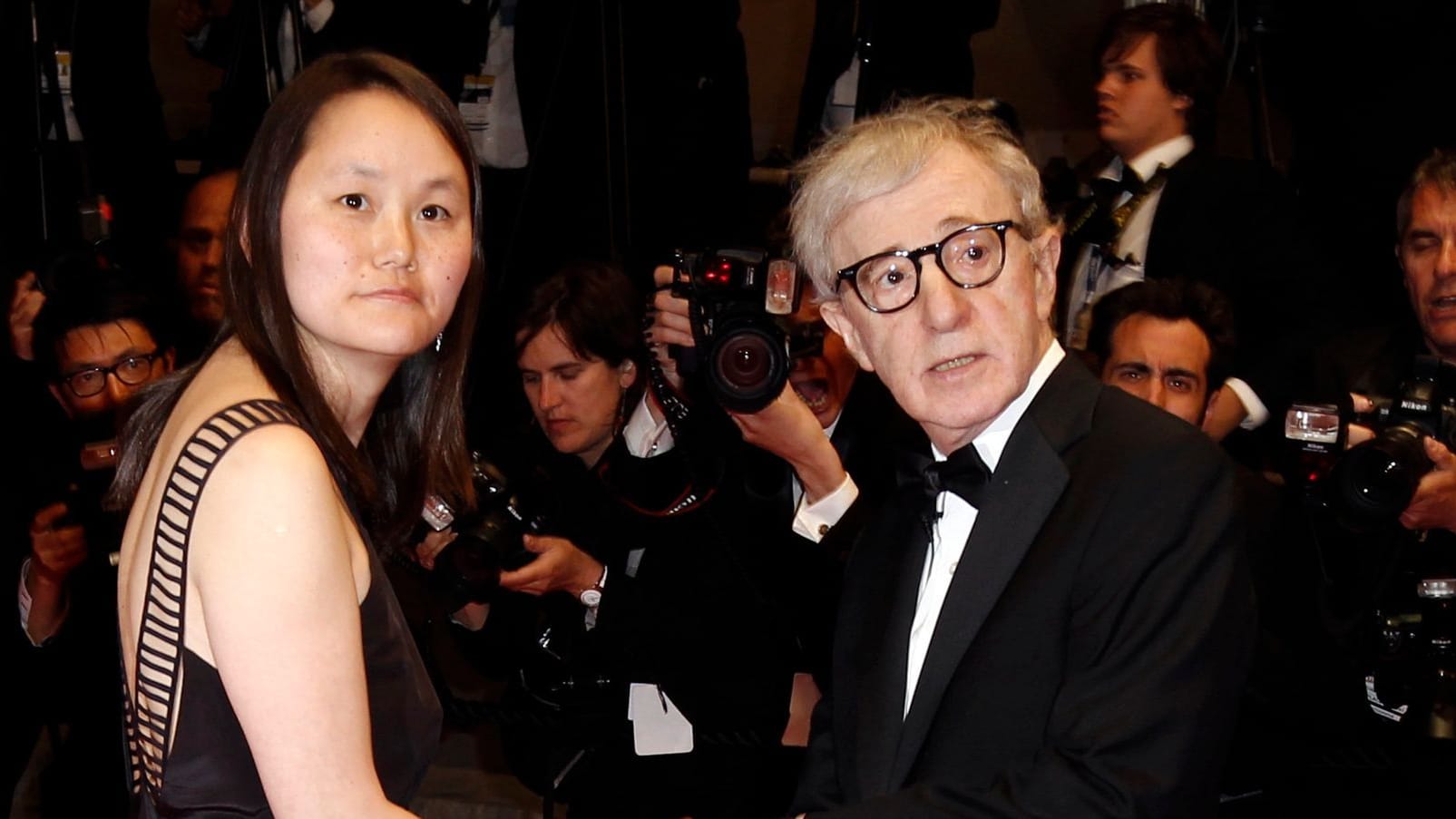 Ein Koch hat Woody Allen und seine Frau Soon-Yi Previn verklagt. Er war von den beiden gekündigt worden.