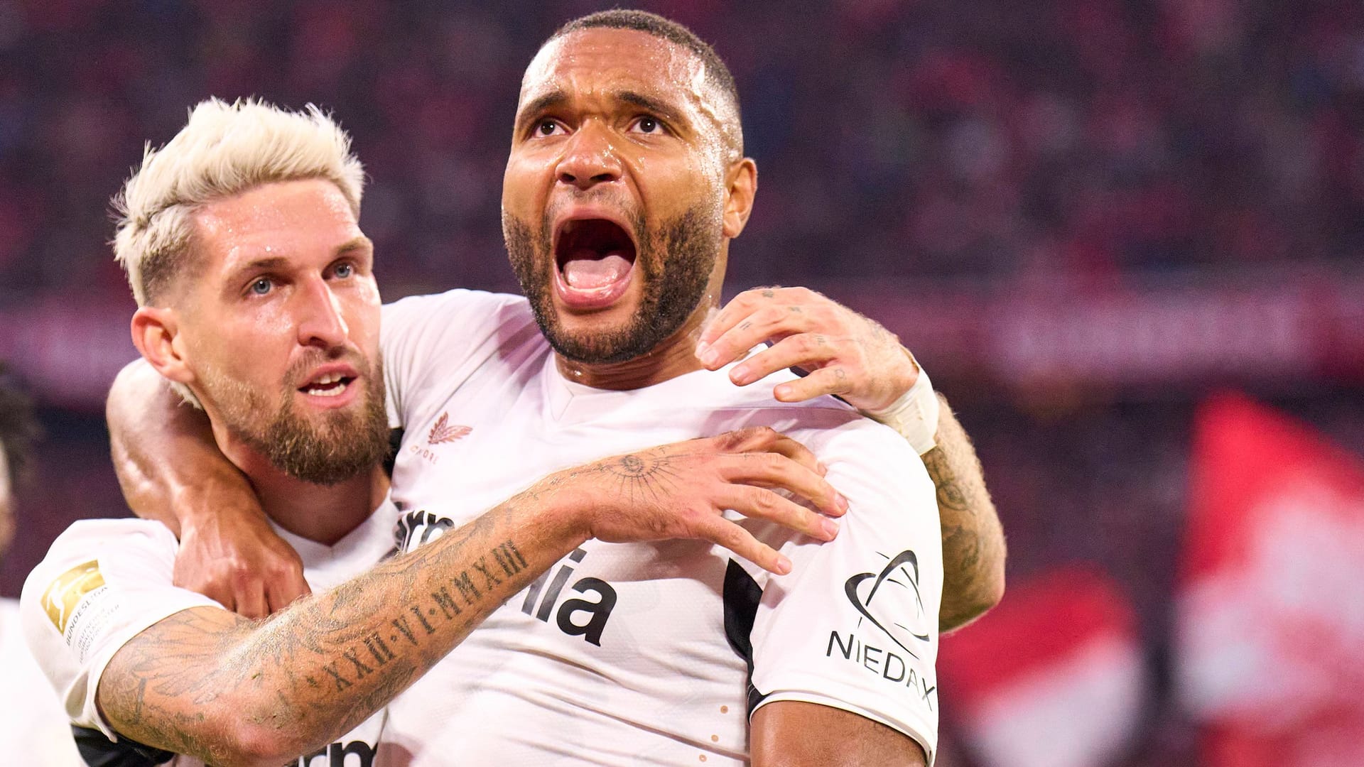 Robert Andrich und Jonathan Tah (r.): Nur eins der beiden Teams schafft es in die nächste Runde.