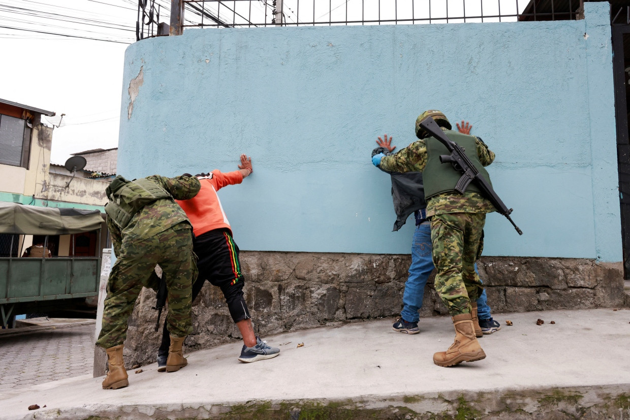 Im Kampf gegen das organisierte Verbrechen: Soldaten in Ecuadors Hauptstadt Quito