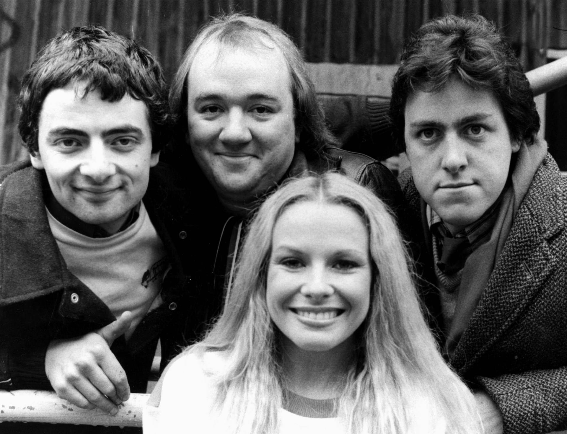 Rowan Atkinson mit TV-Kollegen Mel Smith, Pamela Stephenson und Griff Rhys Jones im Jahr 1979