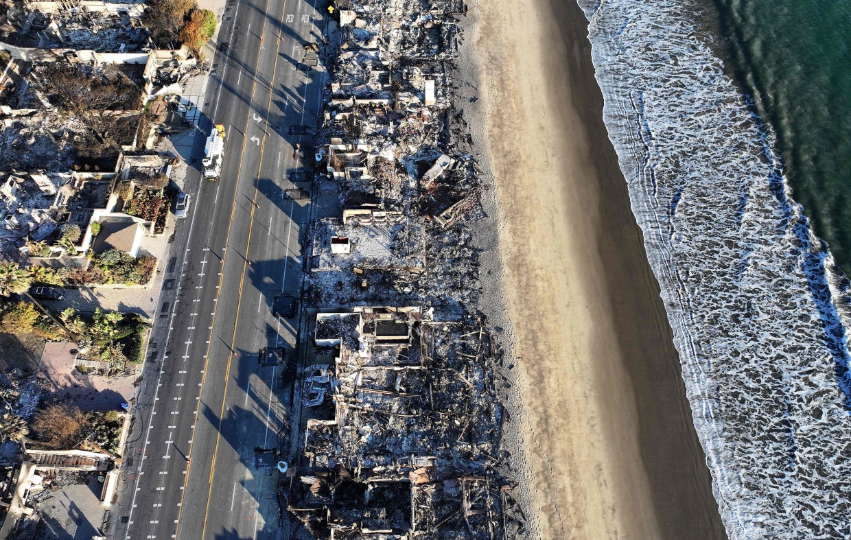 Andere Perspektive auf den Pacific Coast Highway in Malibu.