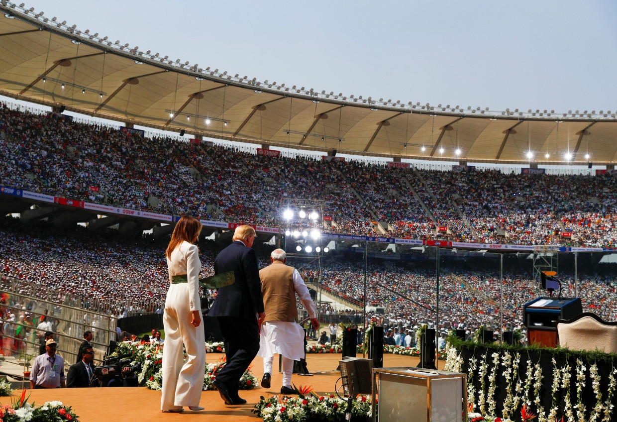 Ganz große Bühne: Modi empfing Trump im Februar 2020 in einem Stadion.