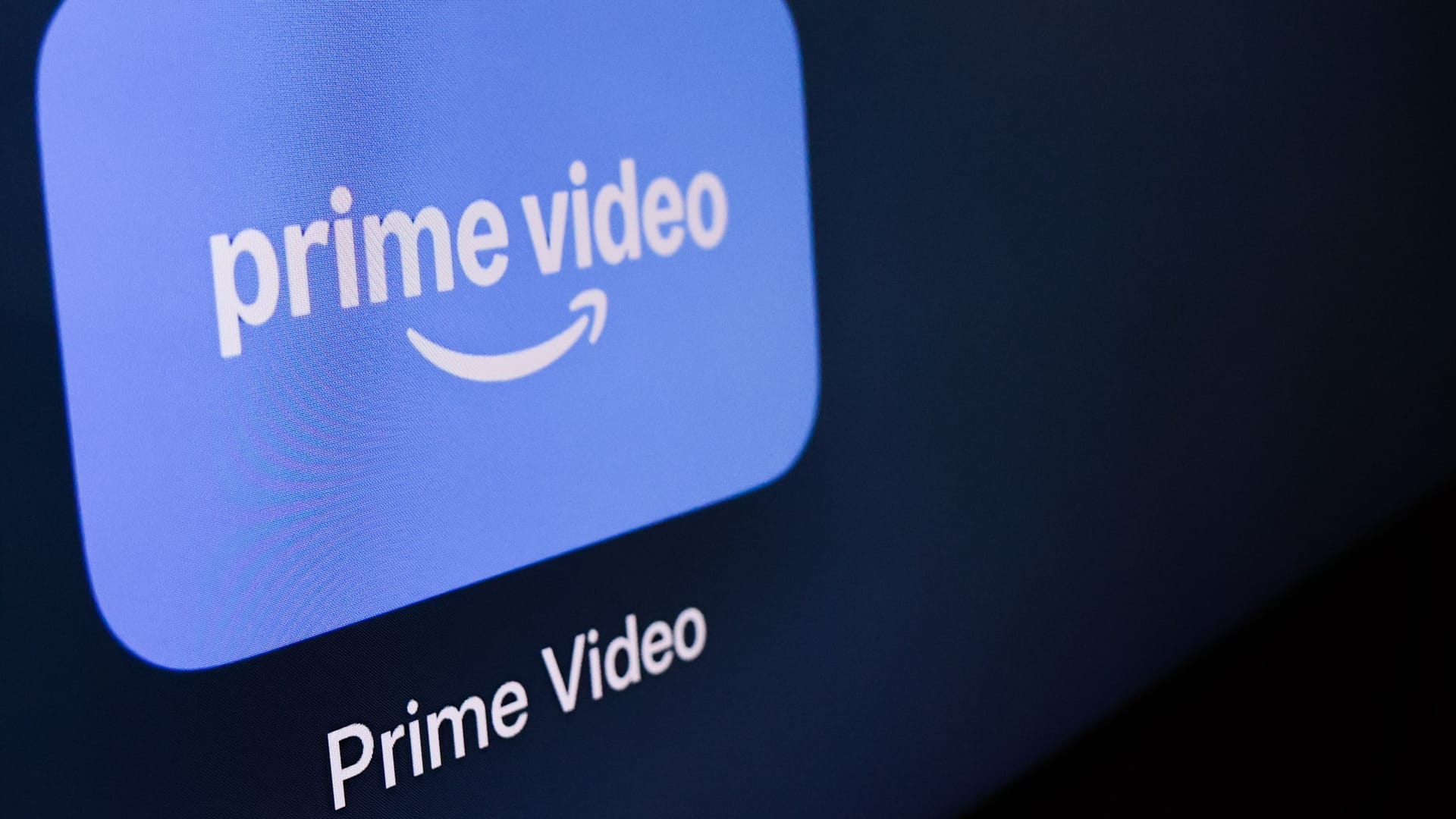 Amazon Prime Video: Die Verbraucherzentrale NRW hat eine Sammelklage gegen das Unternehmen angekündigt.