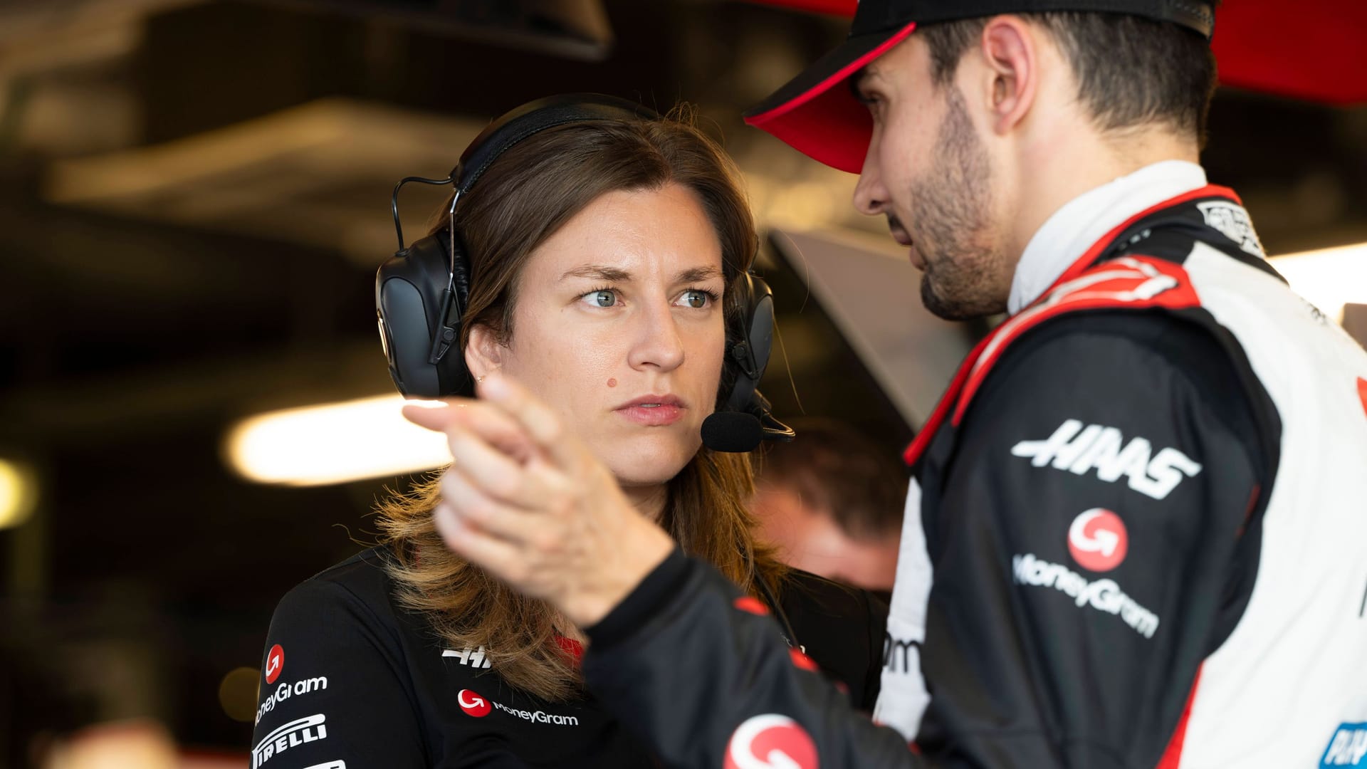 Laura Müller (l.): Sie studierte einst Fahrzeugtechnik in München.