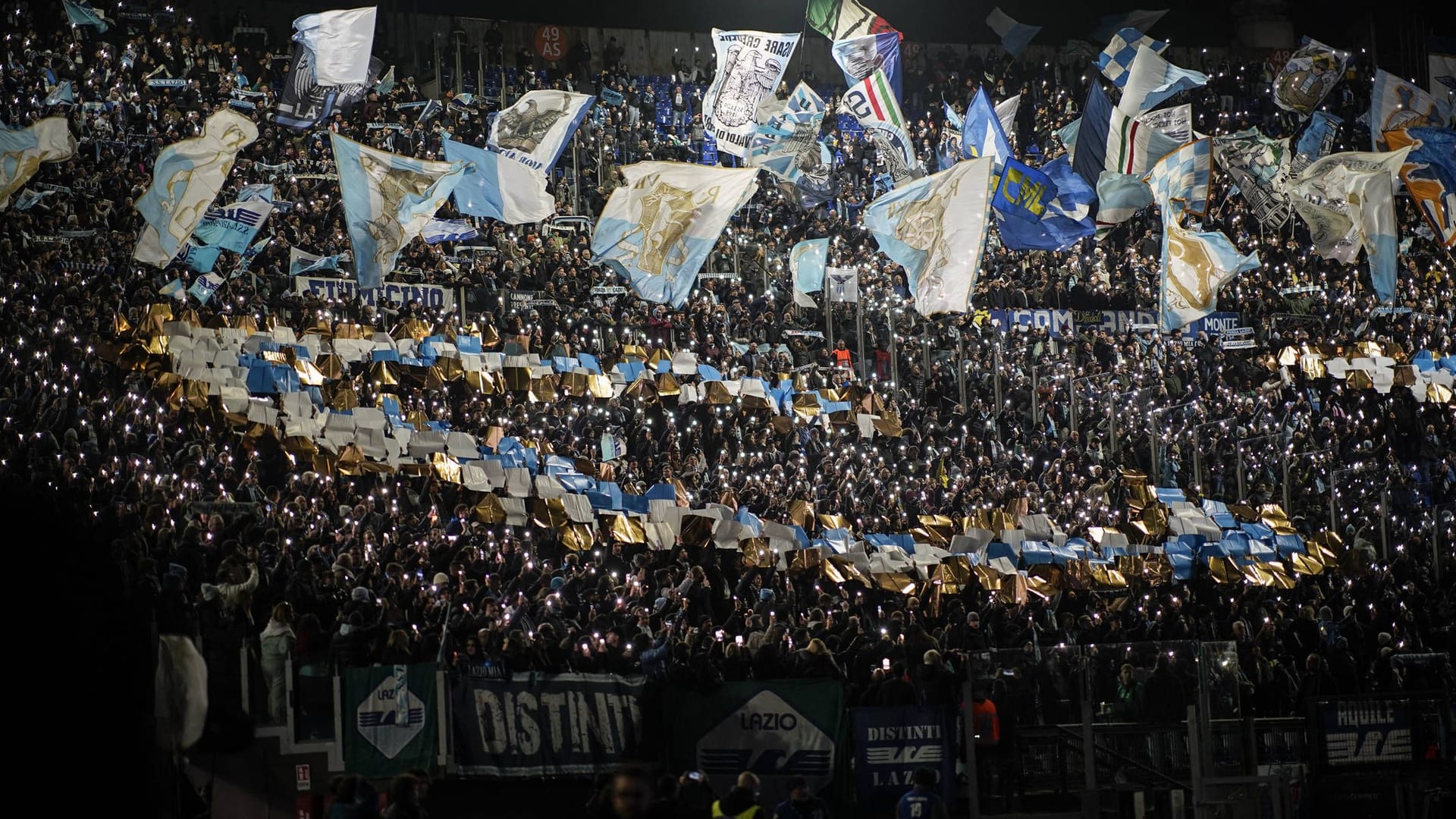 Fans von Lazio Rom (Symbolbild): Etwa 80 Ultras griffen Anhänger aus Spanien an.