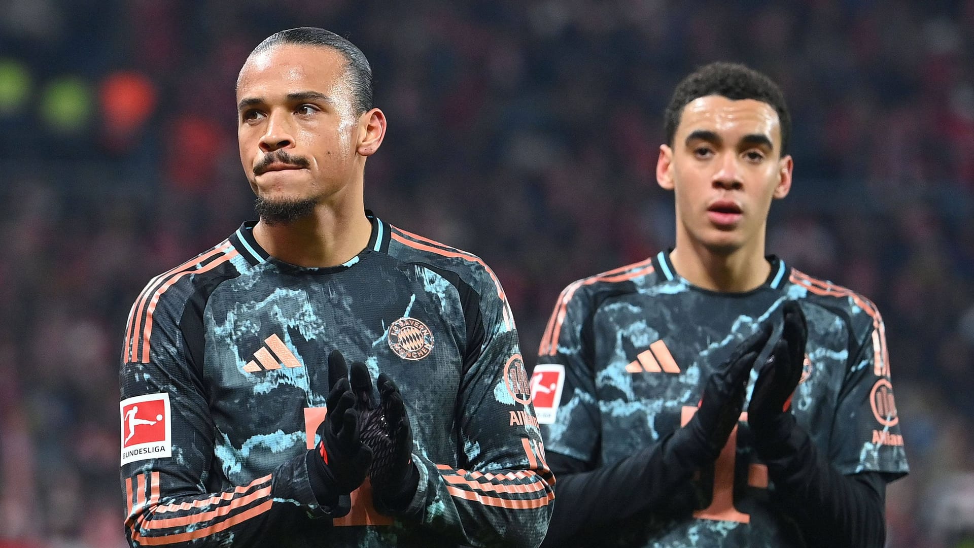 Leroy Sané (l.) und Jamal Musiala: Beide stehen beim FC Bayern unter Vertrag.