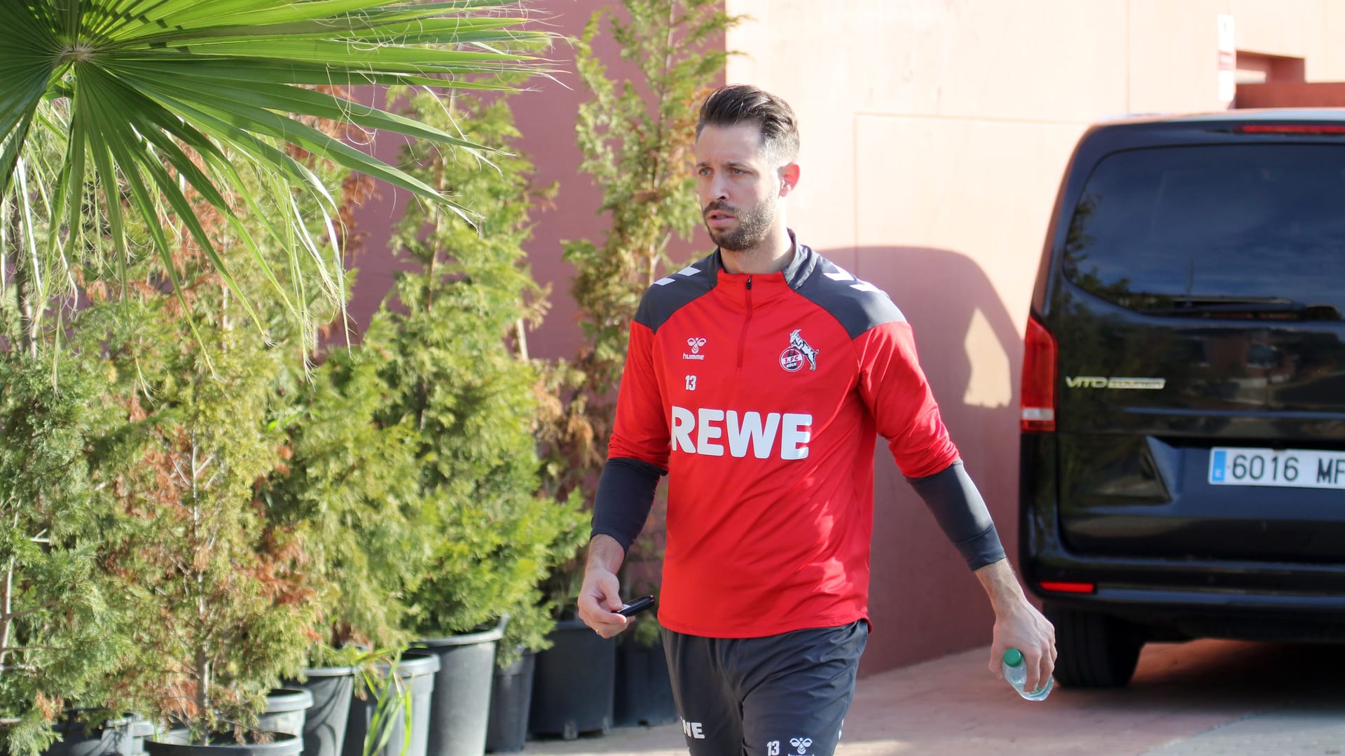 Mark Uth verletzt sich im Trainingslager in Estepona.