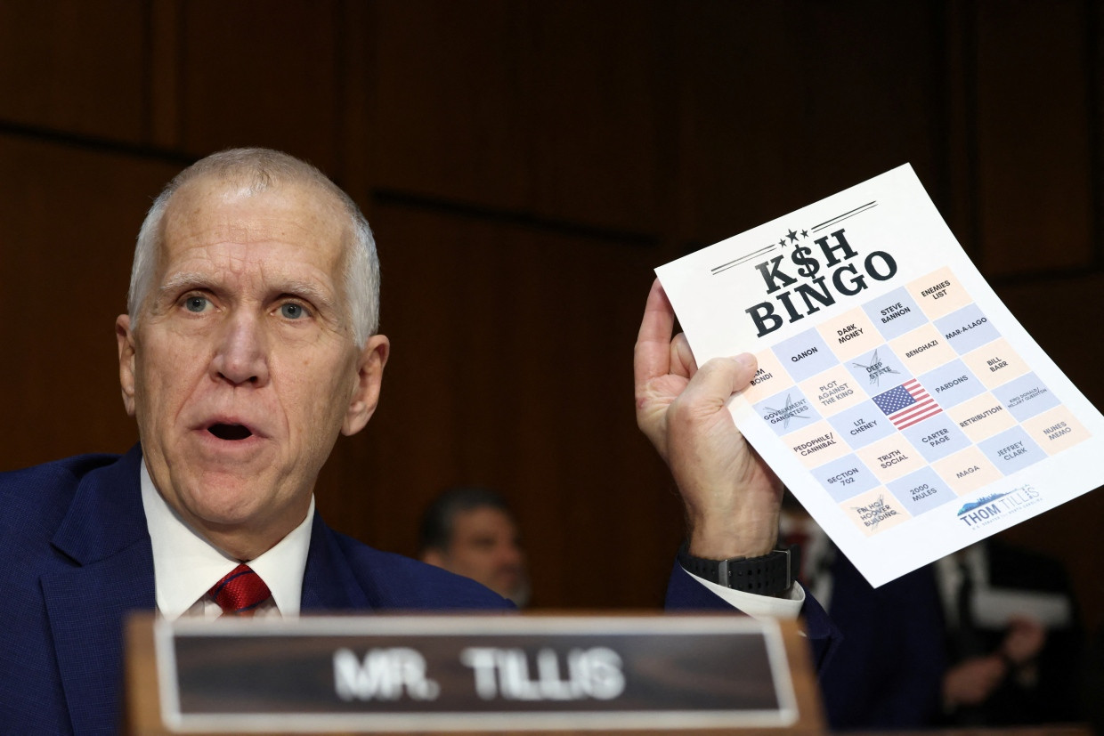 Der republikanische Senator Thom Tillis hatte ein „Kash-Bingo“-Spiel vorbereitet.