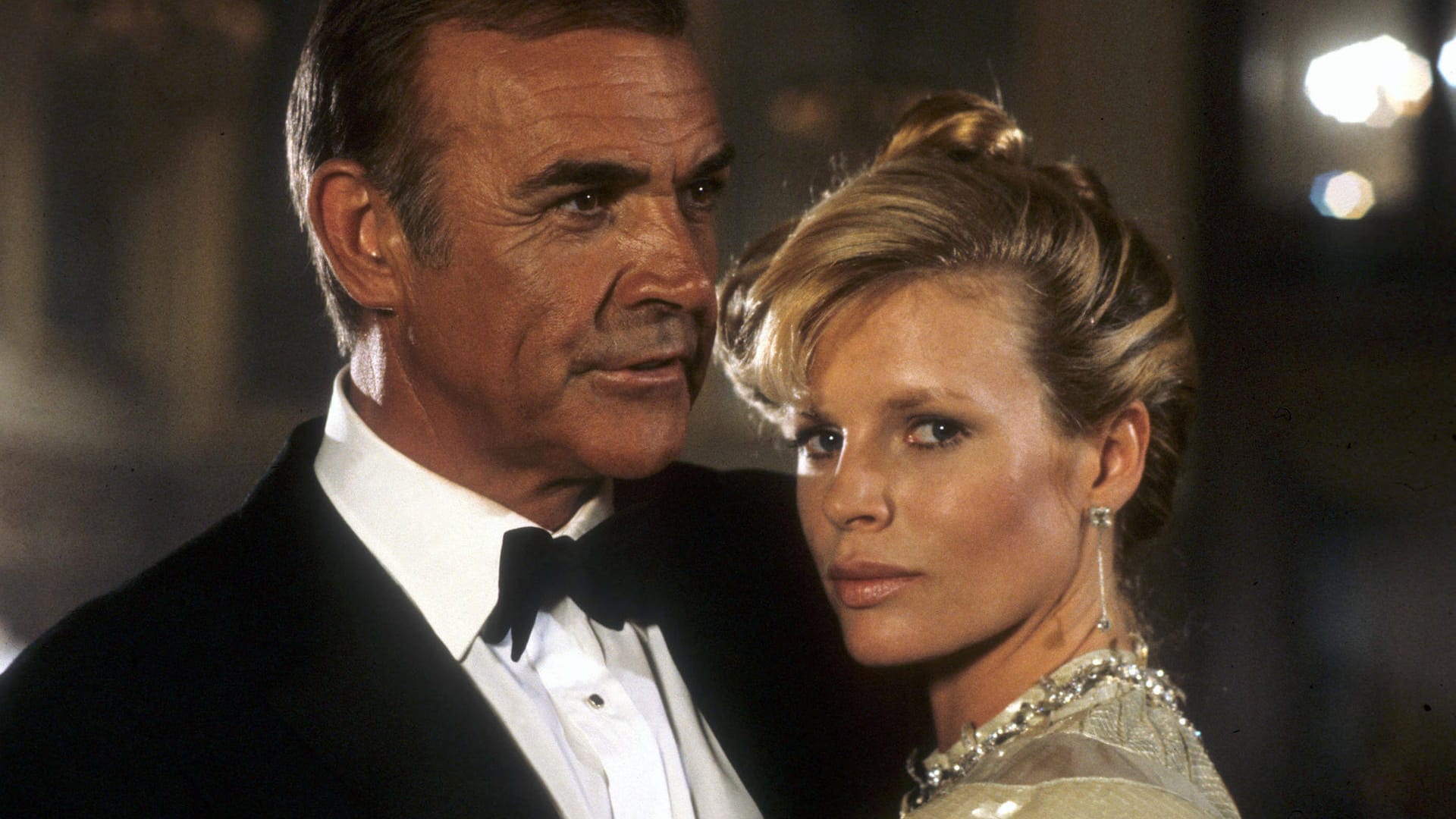 Sean Connery und Kim Basinger: Die beiden spielten 1983 gemeinsam in "James Bond – Sag niemals nie".