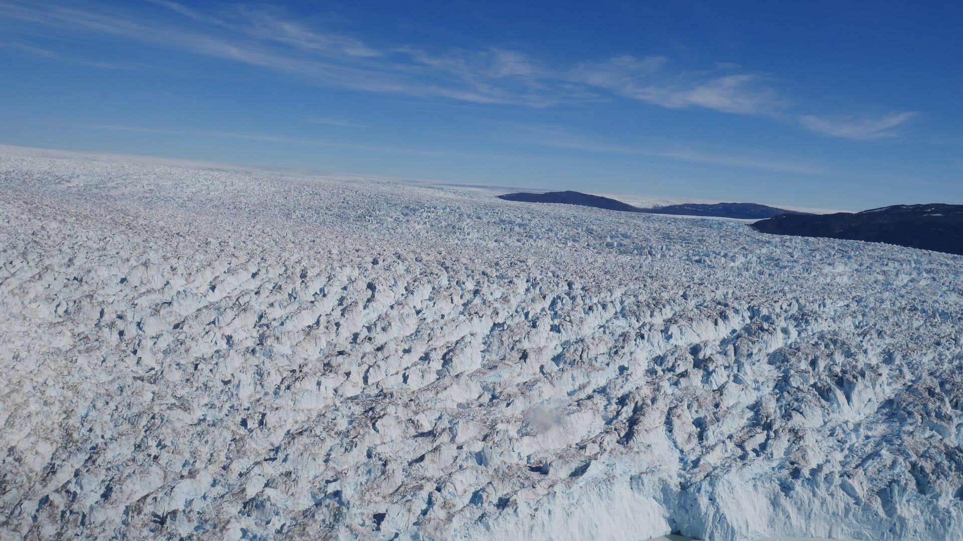 Grönland-Eis bekommt immer mehr Risse