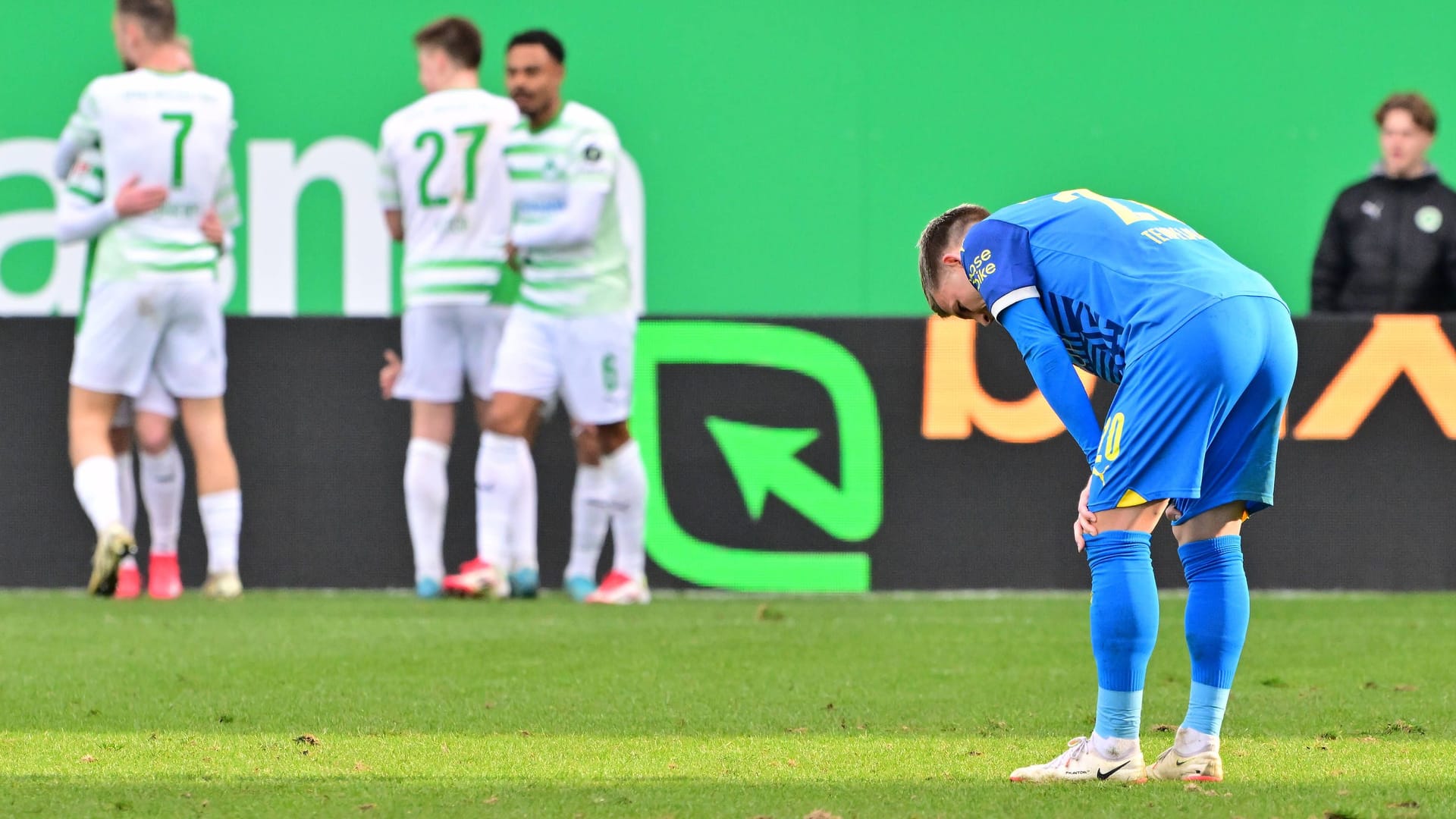 Lino Tempelmann ist frustriert: Bei Greuther Fürth gab es am Sonntag keine Punkte für Eintracht Braunschweig.