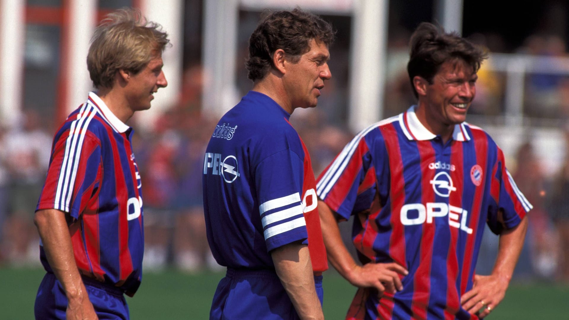 Jürgen Klinsmann, Otto Rehhagel und Lothar Matthäus (v.l): Das Trio gehörte in den wilden Zeiten des FC Bayern in den 90ern zu den Protagonisten des FC Hollywood.