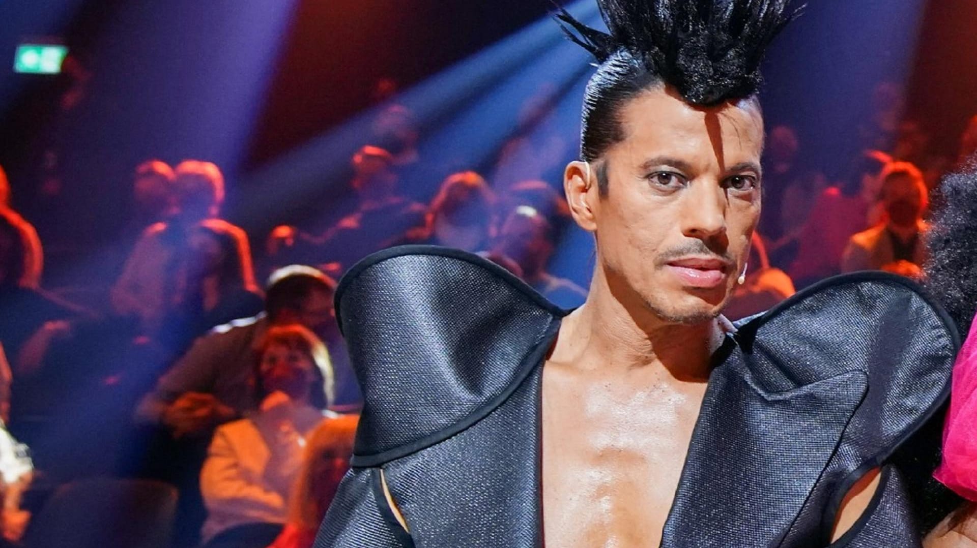 Jorge González: Seit der sechsten Staffel sitzt er in der Jury von "Let's Dance". Jorge González: Seit der sechsten Staffel sitzt er in der Jury von "Let's Dance".