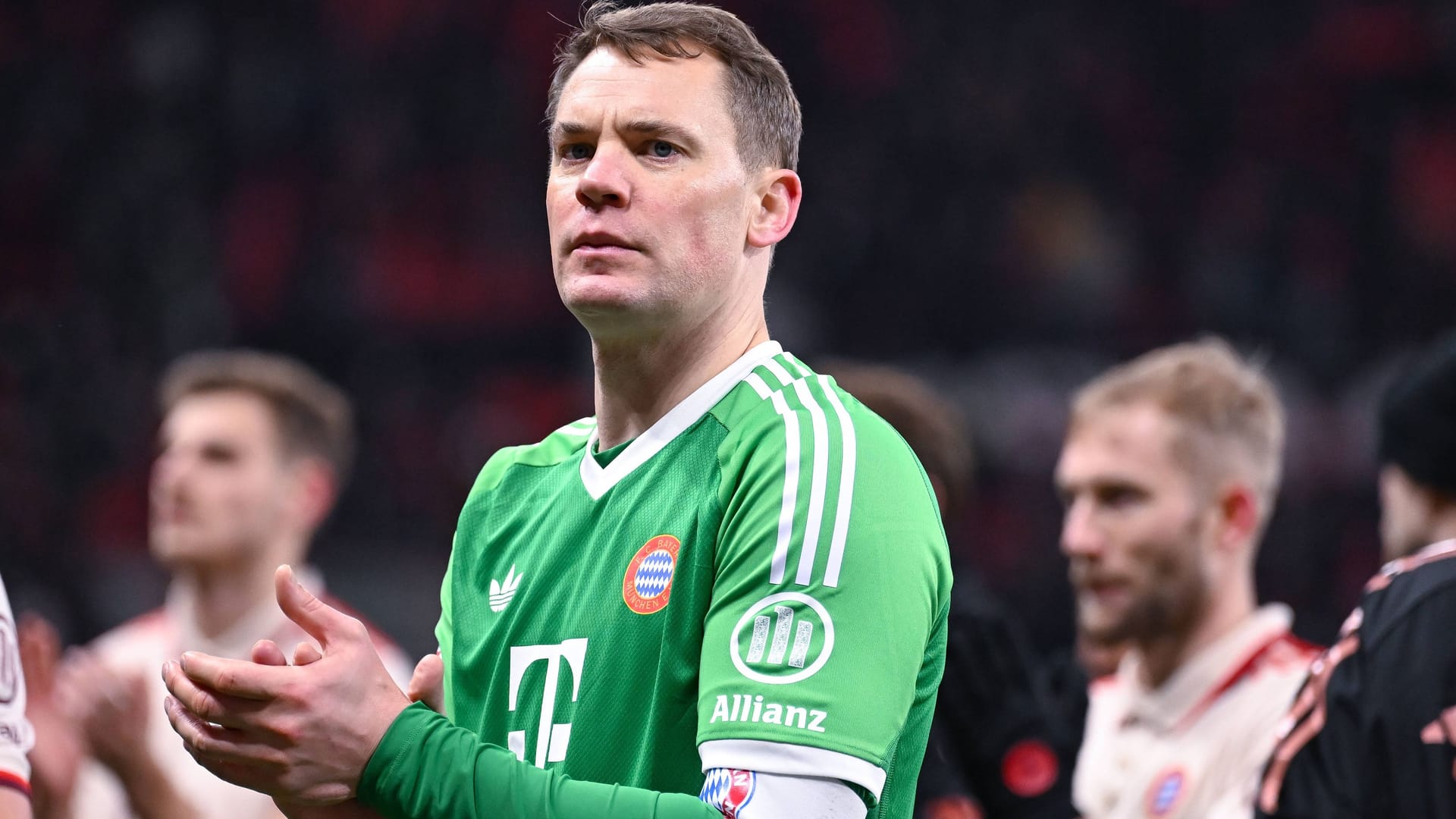 Durchgeatmet: Bayern-Torwart Manuel Neuer nach dem Topspiel in Leverkusen. Durchgeatmet: Bayern-Torwart Manuel Neuer nach dem Topspiel in Leverkusen.
