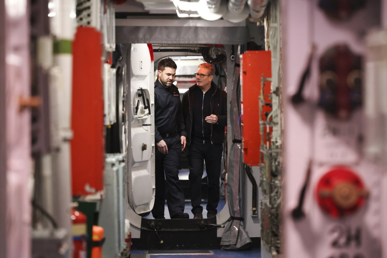 Der britische Premierminister Keir Starmer auf der HMS Iron Duke in Tallinn, Estland