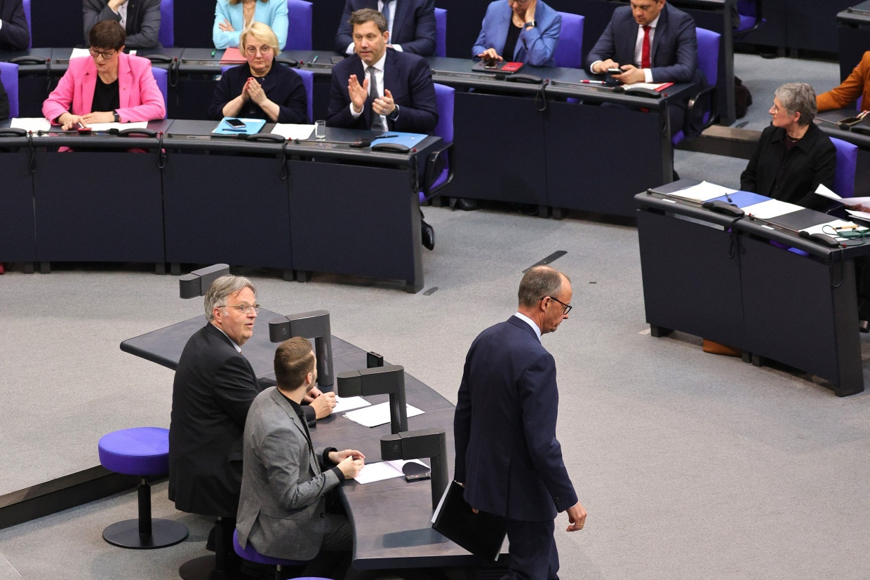 Friedrich Merz nach seiner Rede im Bundestag am Donnerstag