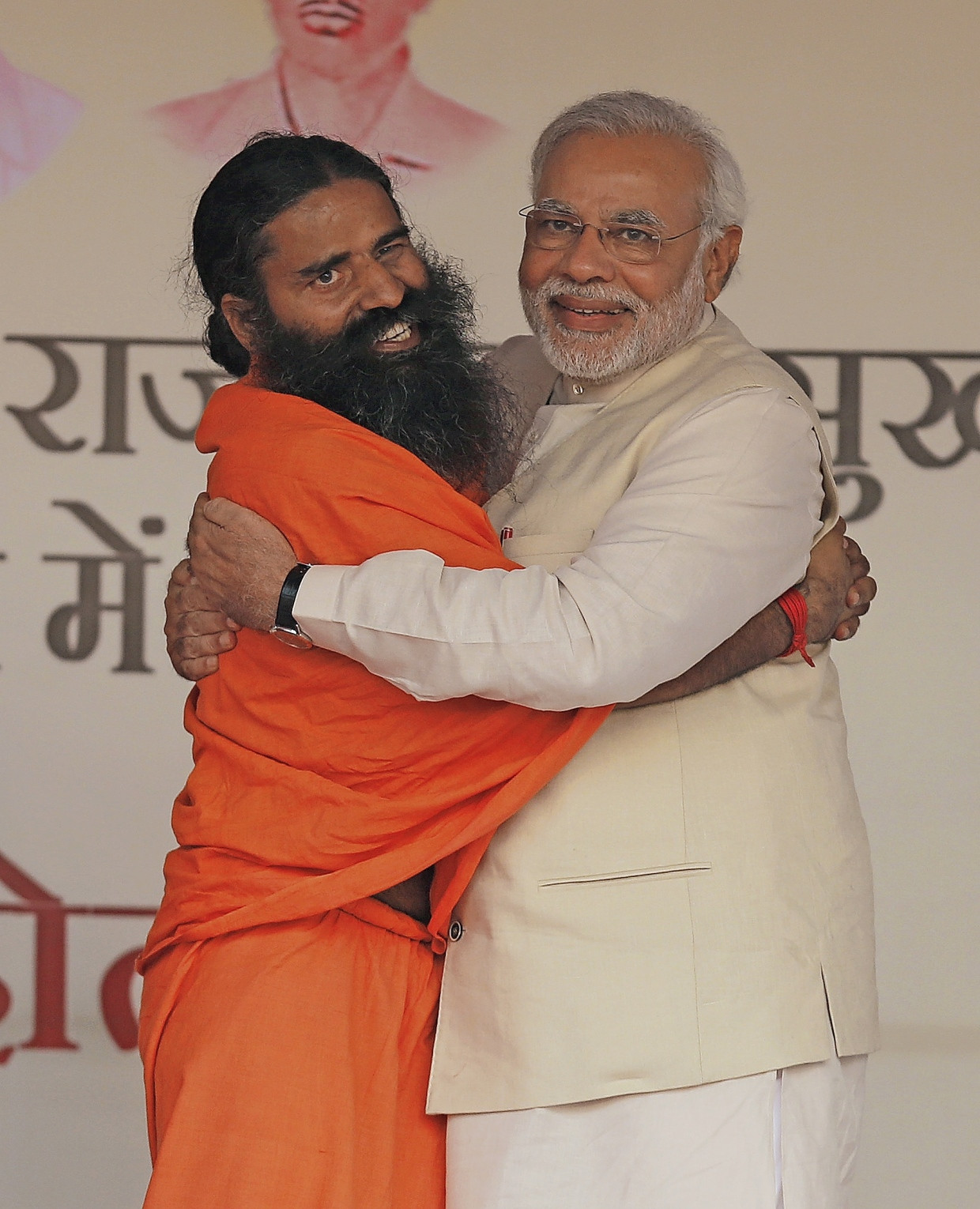 Ramdev hat gute Drähte in die Politik, nicht nur zu Modi.