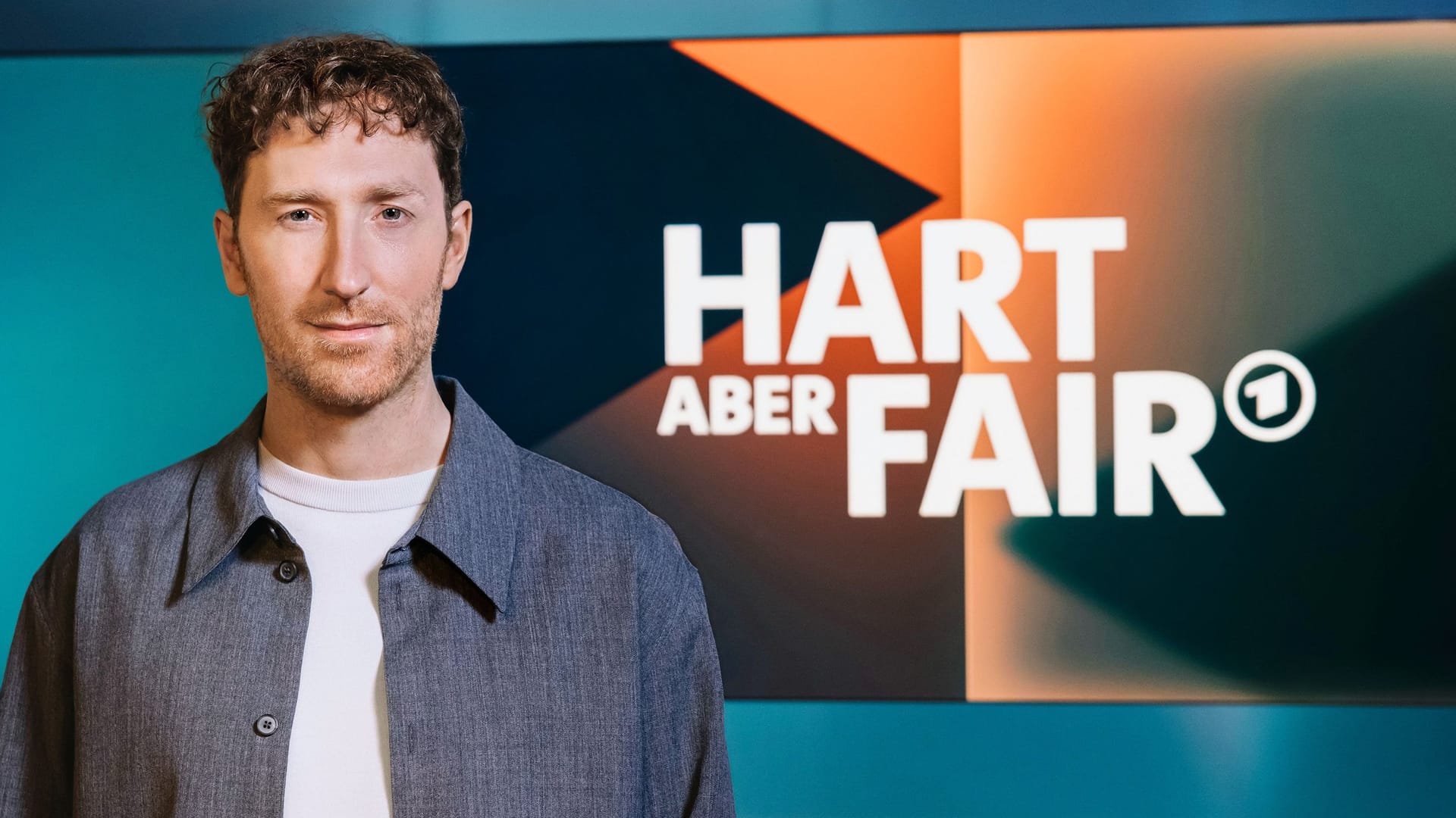 Klare Worte am Montag: Moderator Louis Klamroth führt durch die Diskussionsrunde "Hart aber fair".