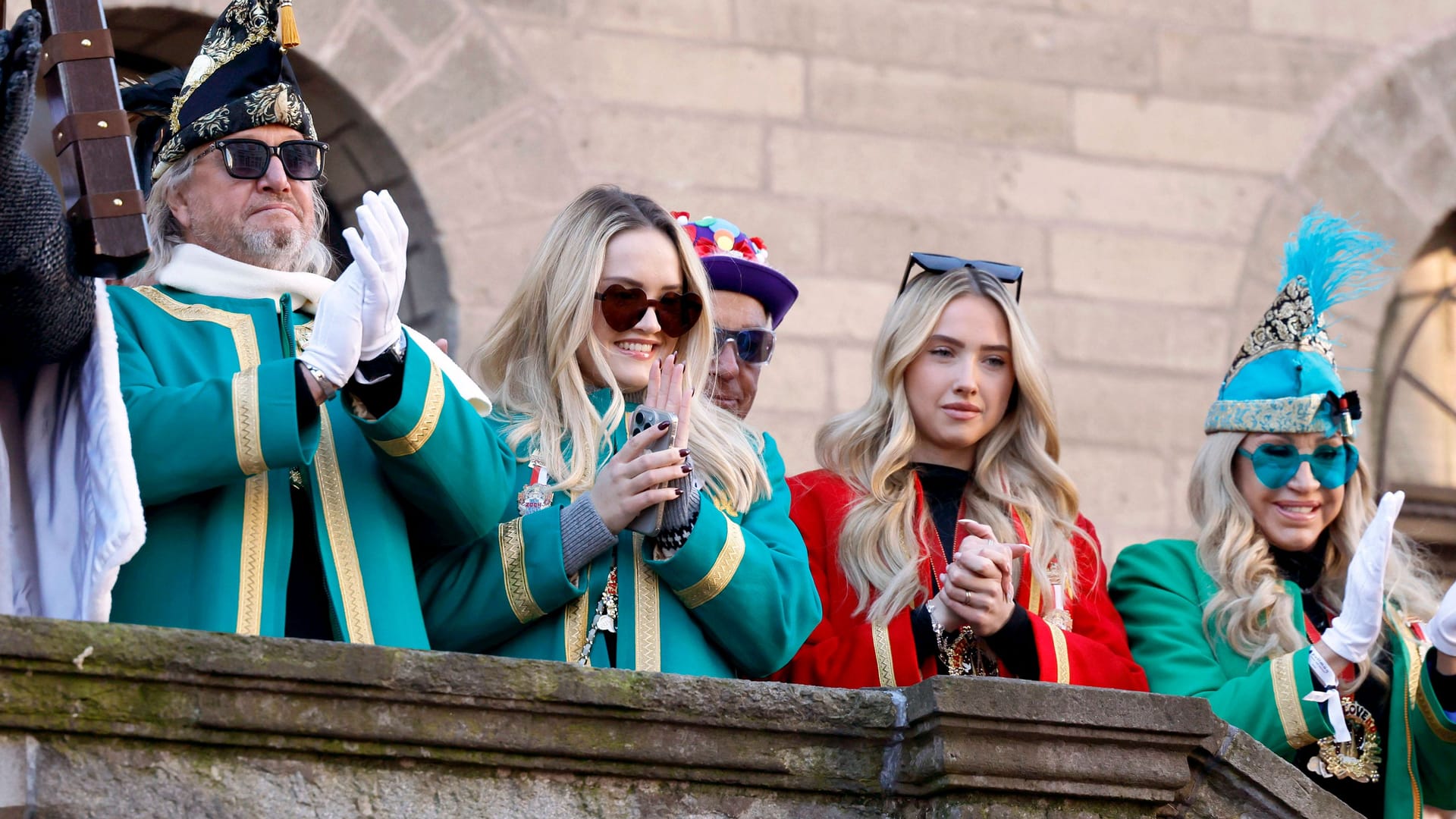 Robert, Davina, Shania und Carmen Geiss: Sie feierten am Rosenmontag in Köln.