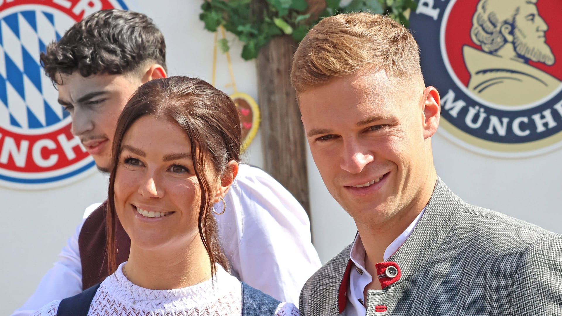 Joshua Kimmich und Lina Meyer: Sie sind seit 2022 verheiratet.