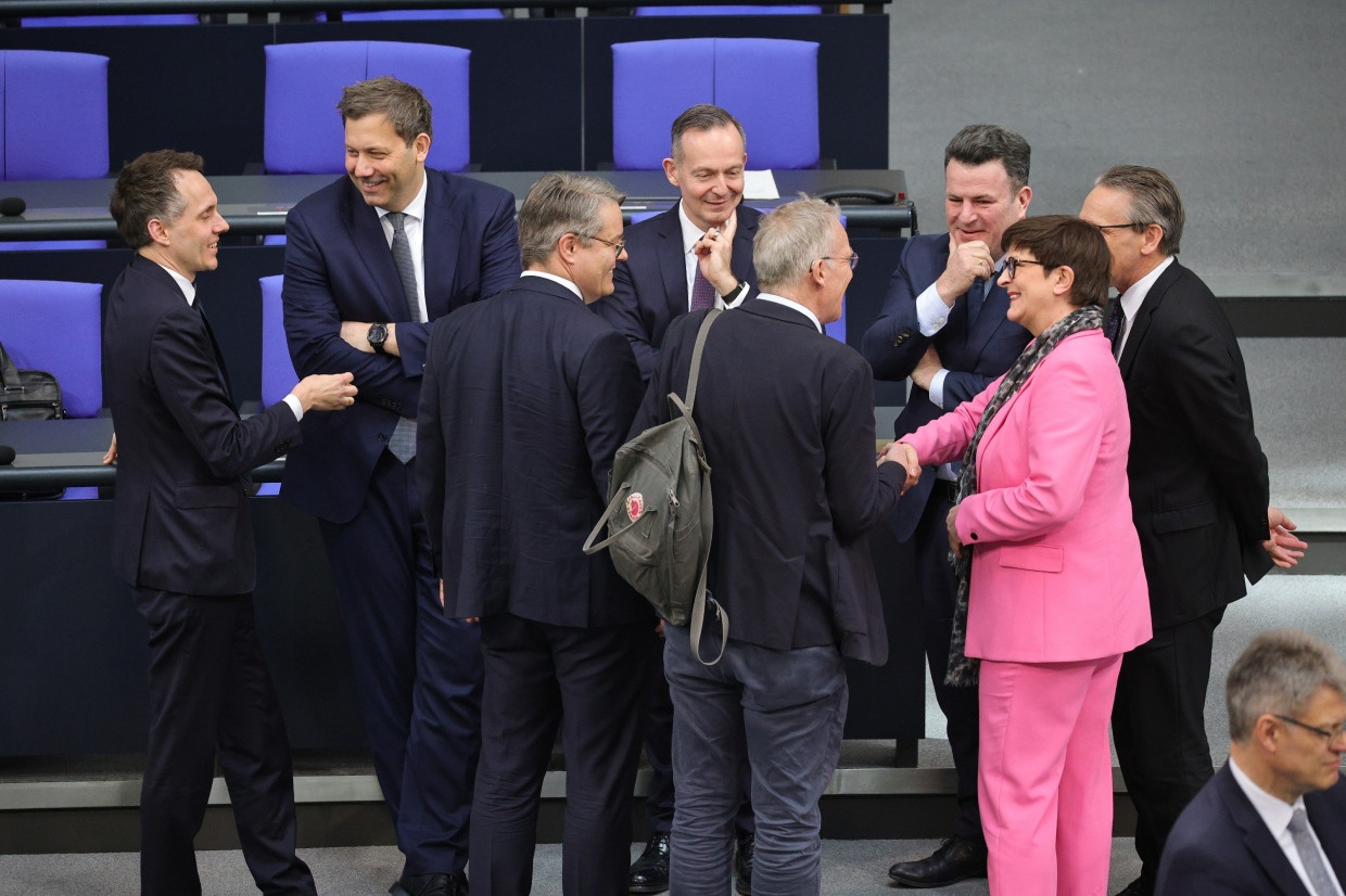 Bundestagsabgeordnete vor der Debatte am Donnerstag