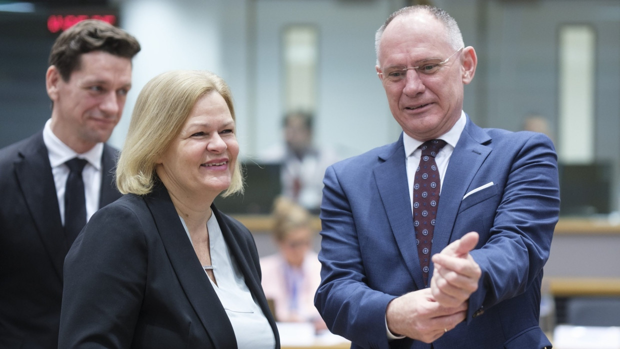 Die deutsche Innenministerin Nancy Faeser und ihr österreichischer Amtskollege Gerhard Karner am 5. März in Brüssel