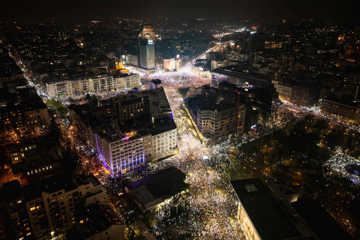 Demonstranten am Samstag in Belgrad