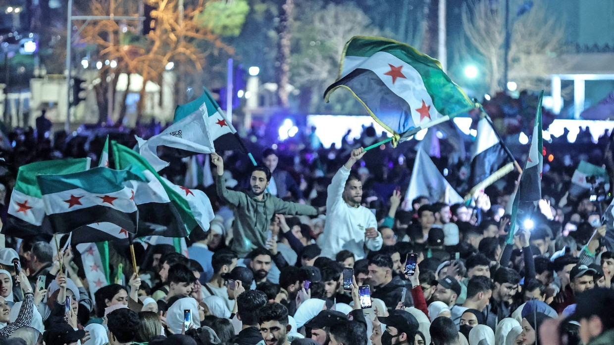 Tausende gehen auf die Straße: Kundgebung zum 14. Jahrestag der Erhebung gegen das Regime von Baschar al-Assad am Samstag in Damaskus