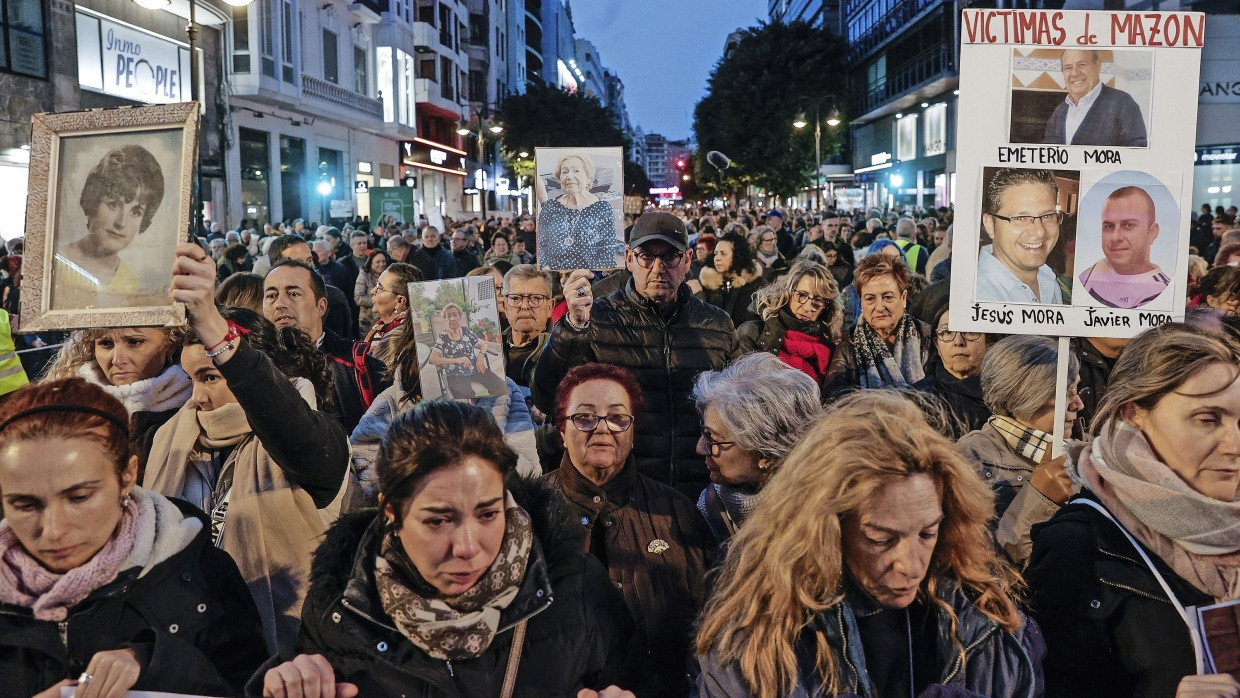 „Wir sind Opfer“: Demonstranten fordern am Samstag den Rücktritt von Regionalpräsident Carlos Mazón