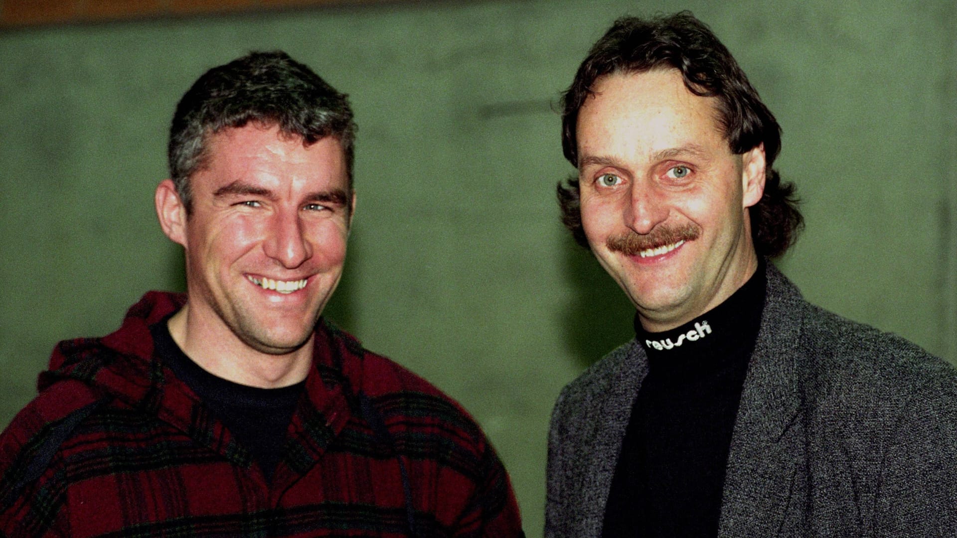 Als Peter Neururer (r.) 1994 Hannover 96 übernahm, arbeitete der spätere Profi-Trainer Mirko Slomka (l.) noch für die U19-Mannschaft. Als Peter Neururer (r.) 1994 Hannover 96 übernahm, arbeitete der spätere Profi-Trainer Mirko Slomka (l.) noch für die U19-Mannschaft.