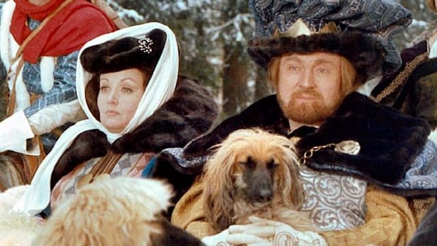 Karin Lesch: Sie spielte die Königin in dem Märchenfilm "Drei Haselnüsse für Aschenbrödel". Karin Lesch: Sie spielte die Königin in dem Märchenfilm "Drei Haselnüsse für Aschenbrödel".