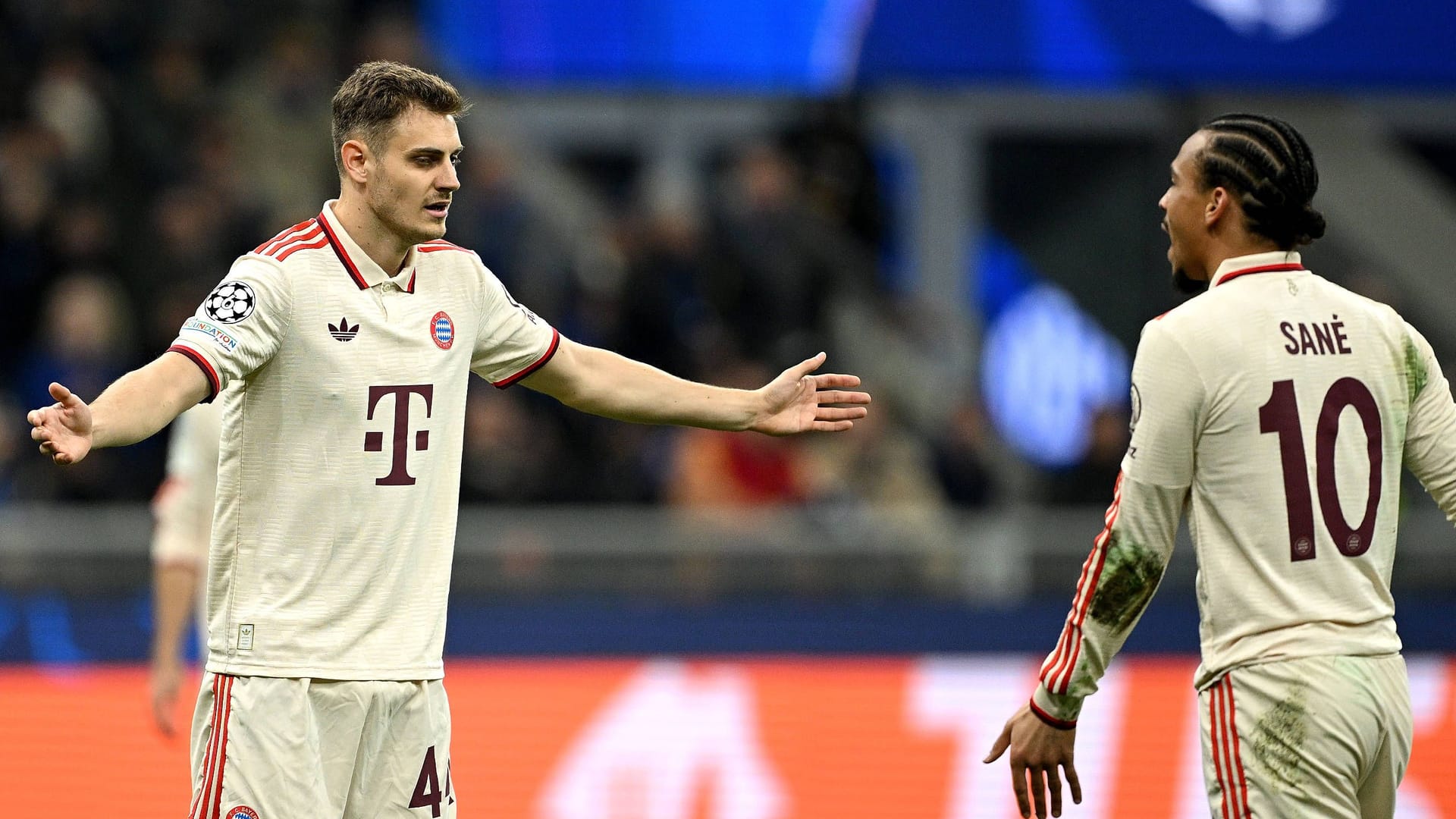 Josip Stanišić (l.) und Leroy Sané: Die Bayern sind aus der Königsklasse ausgeschieden.