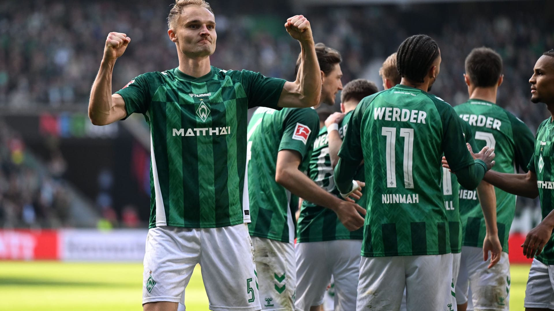 Amos Pieper (l.) jubelt über das 1:0 gegen Bochum: Werder Bremen meldet kurz vor Saisonende leise Hoffnungen auf den Europapokal an. Amos Pieper (l.) jubelt über das 1:0 gegen Bochum: Werder Bremen meldet kurz vor Saisonende leise Hoffnungen auf den Europapokal an.