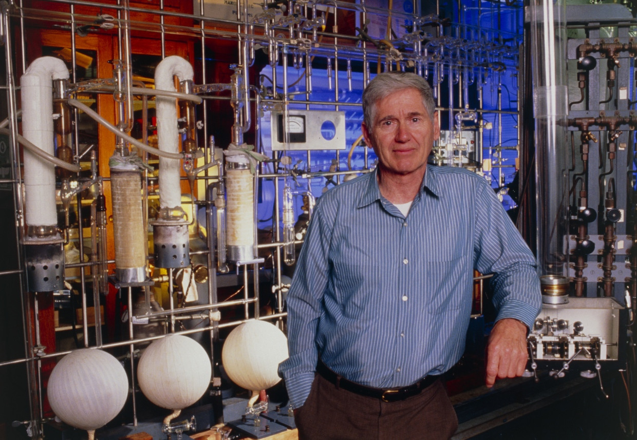 Charles D. Keeling konnte mit seinen Kohlendioxidmessungen zeigen, dass der Mensch die Zusammensetzung der Atmosphäre beeinflusst.