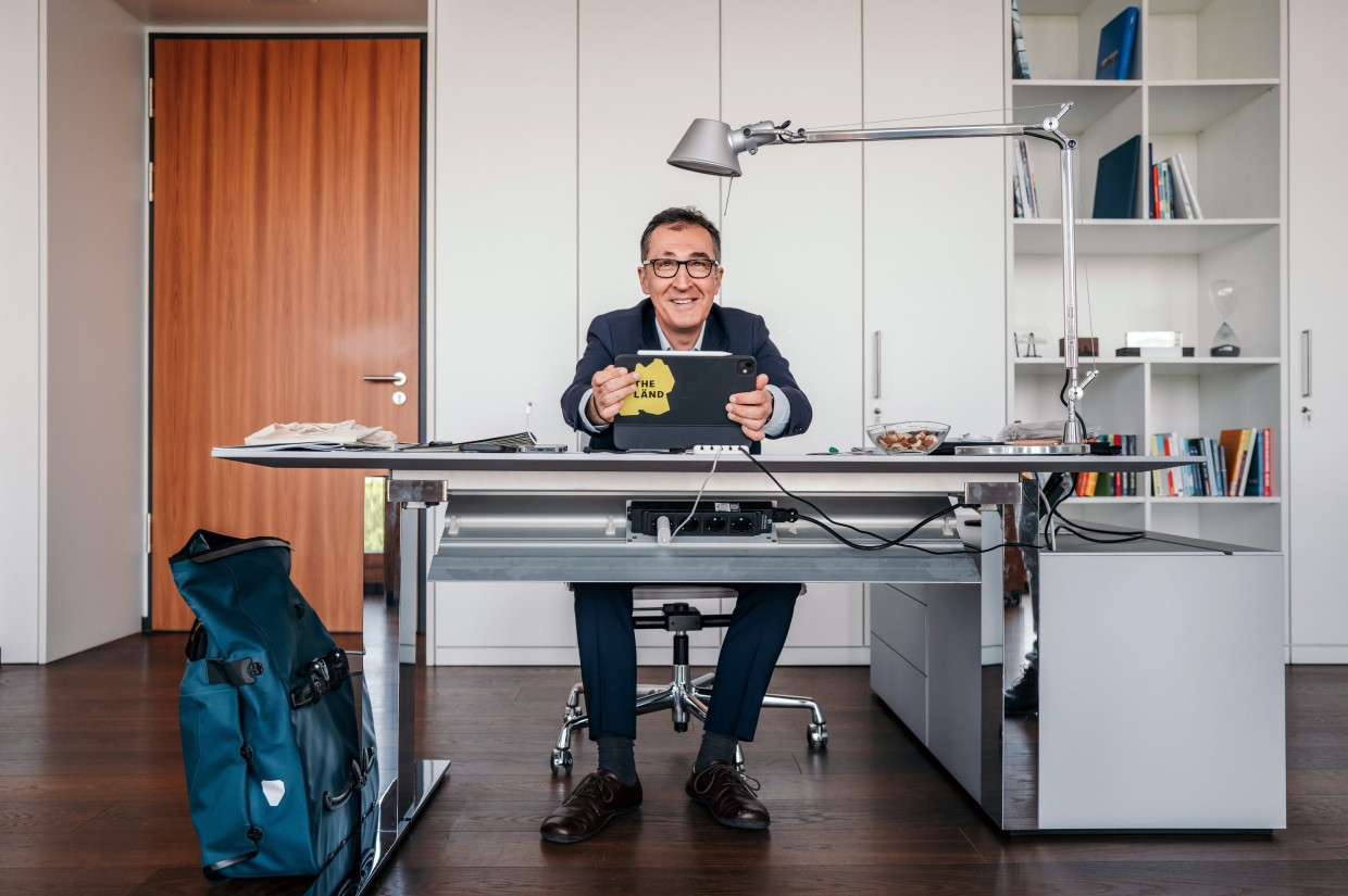 Die letzten Tage im Büro: Özdemir am Schreibtisch