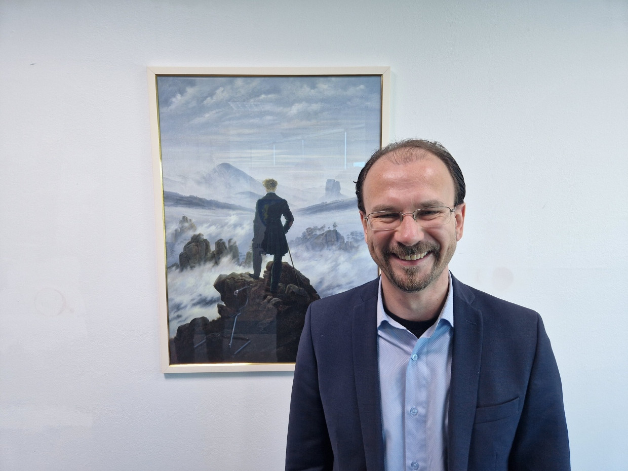 Der Bürgermeister von Ploiești, Mihai Polițeanu, in seinem Büro