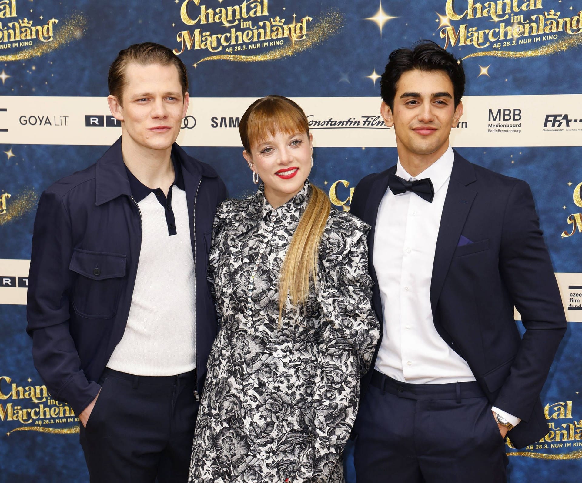 Mido Kotaini mit Max von der Groeben und Jella Haase. Mido Kotaini mit Max von der Groeben und Jella Haase.