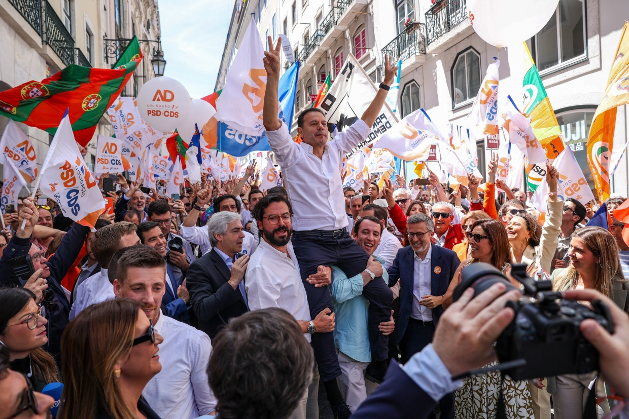 Sein Korruptionsskandal scheint kaum einen zu stören: Ministerpräsident Luis Montenegro (hier am 16. Mai in Lissabon) hat gute Aussichten, weiterregieren zu können.