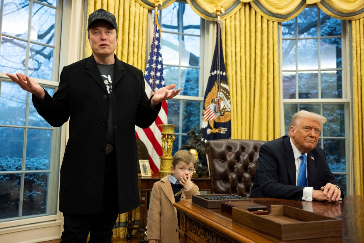 Elon Musk, sein Sohn X Æ A-Xii und Donald Trump im Februar im Oval Office