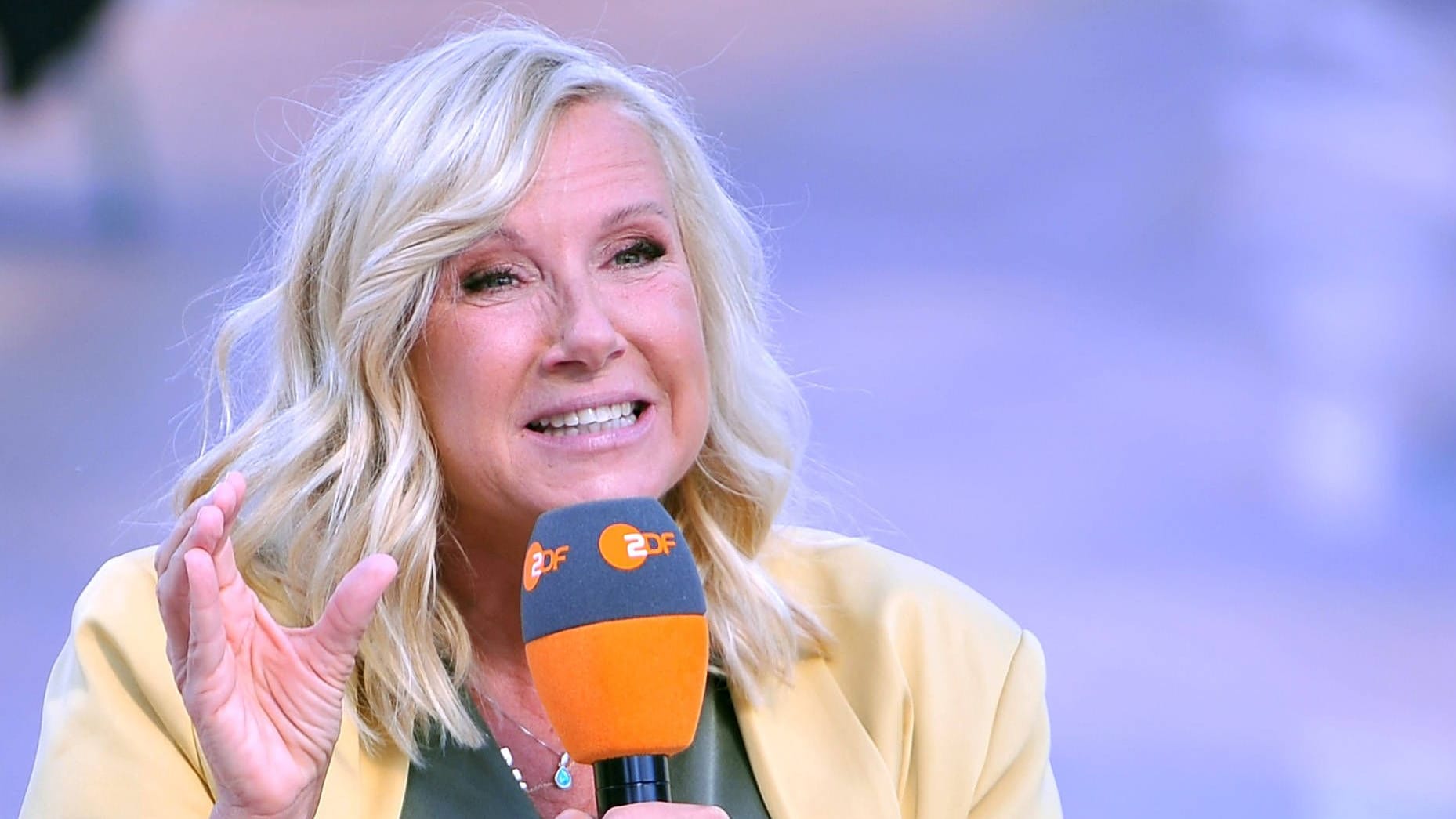 Andrea Kiewel: 2000 gab die Moderatorin ihr Debüt im "ZDF-Fernsehgarten". Andrea Kiewel: 2000 gab die Moderatorin ihr Debüt im "ZDF-Fernsehgarten".