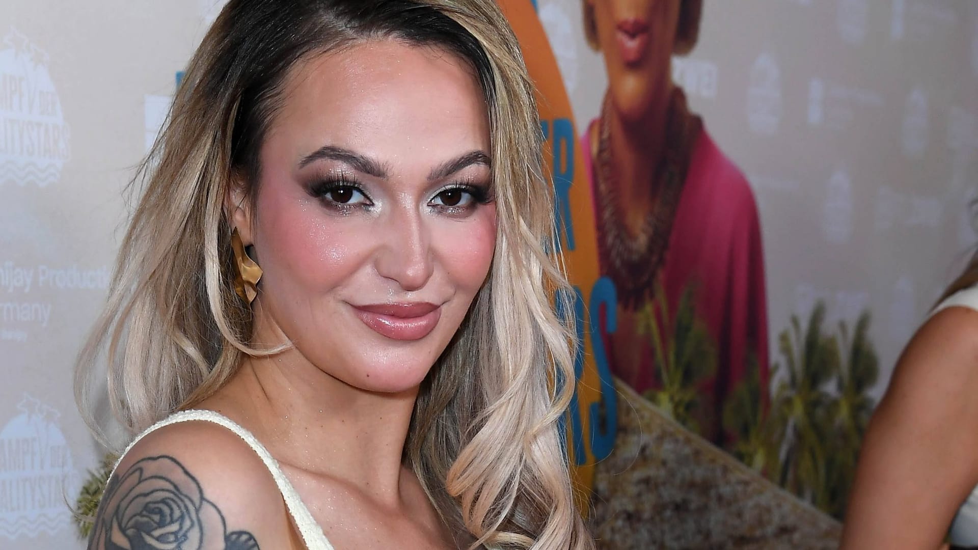 Anita Latifi: Sie erwartet erstmals Nachwuchs. Anita Latifi: Sie erwartet erstmals Nachwuchs.