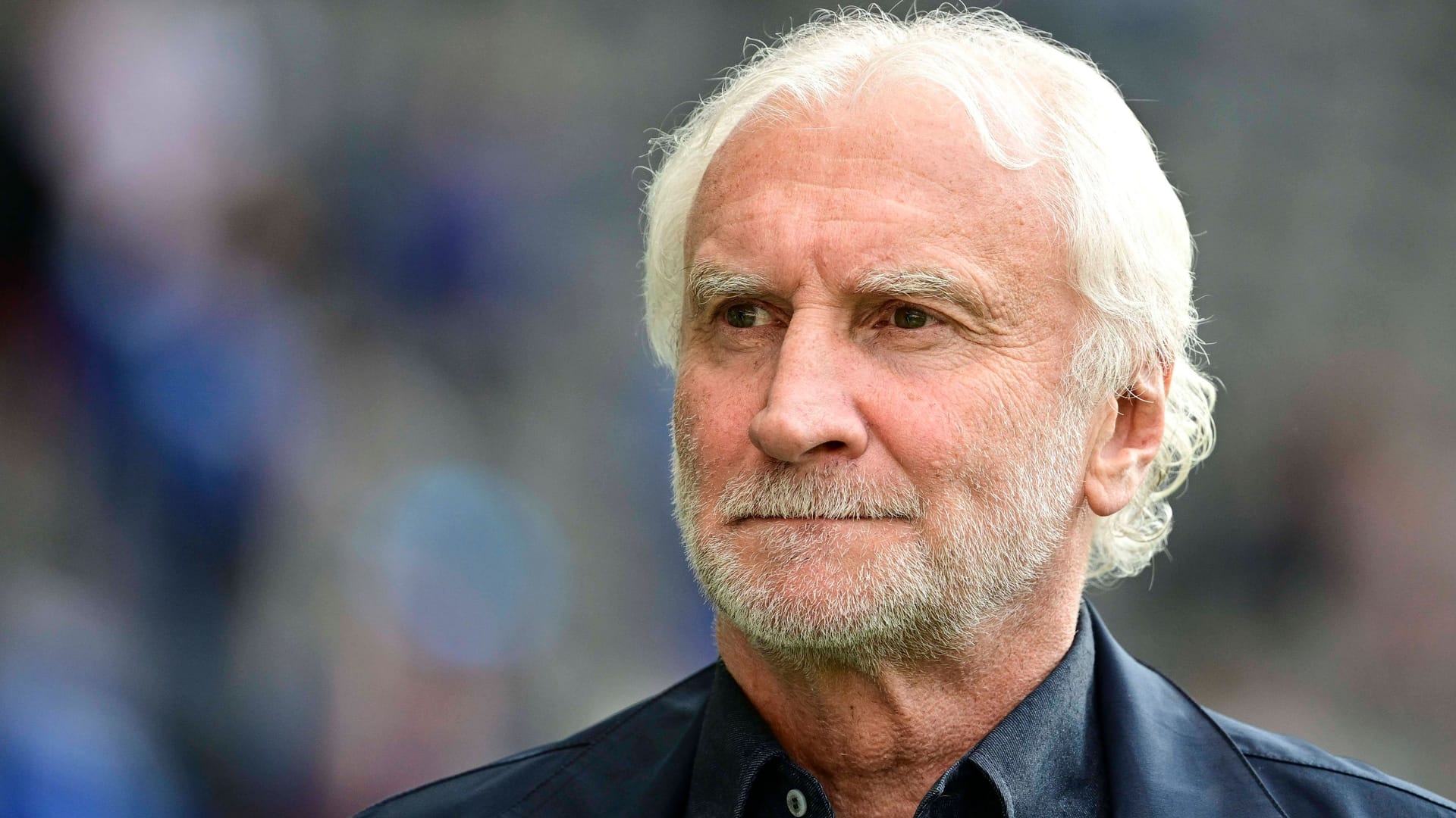 Rudi Völler: Der DFB-Sportdirektor ist von der Entwicklung Jonathan Tahs sehr beeindruckt. Rudi Völler: Der DFB-Sportdirektor ist von der Entwicklung Jonathan Tahs sehr beeindruckt.